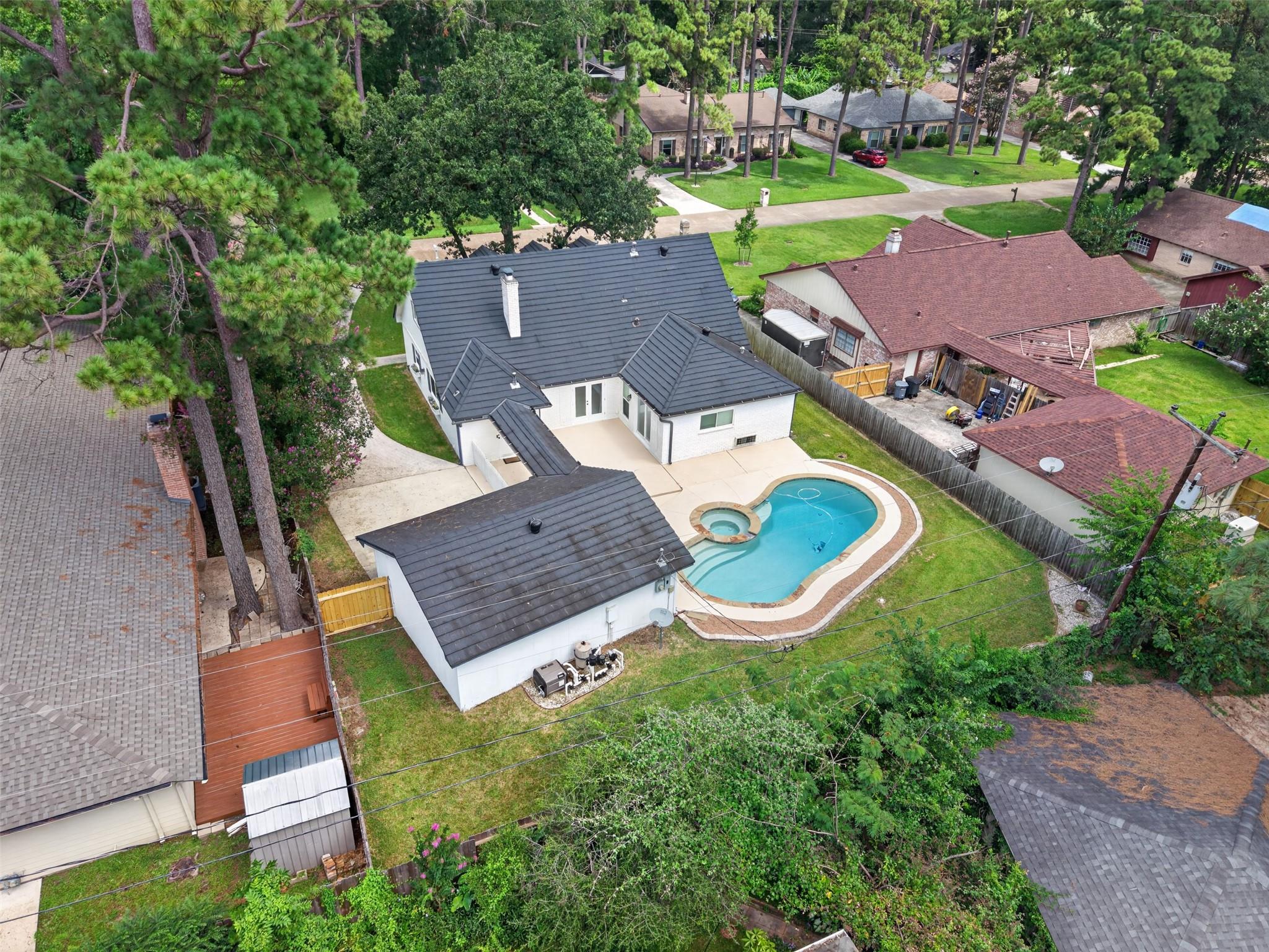 6527 Apple Valley Ln, Houston, TX 77069 photo