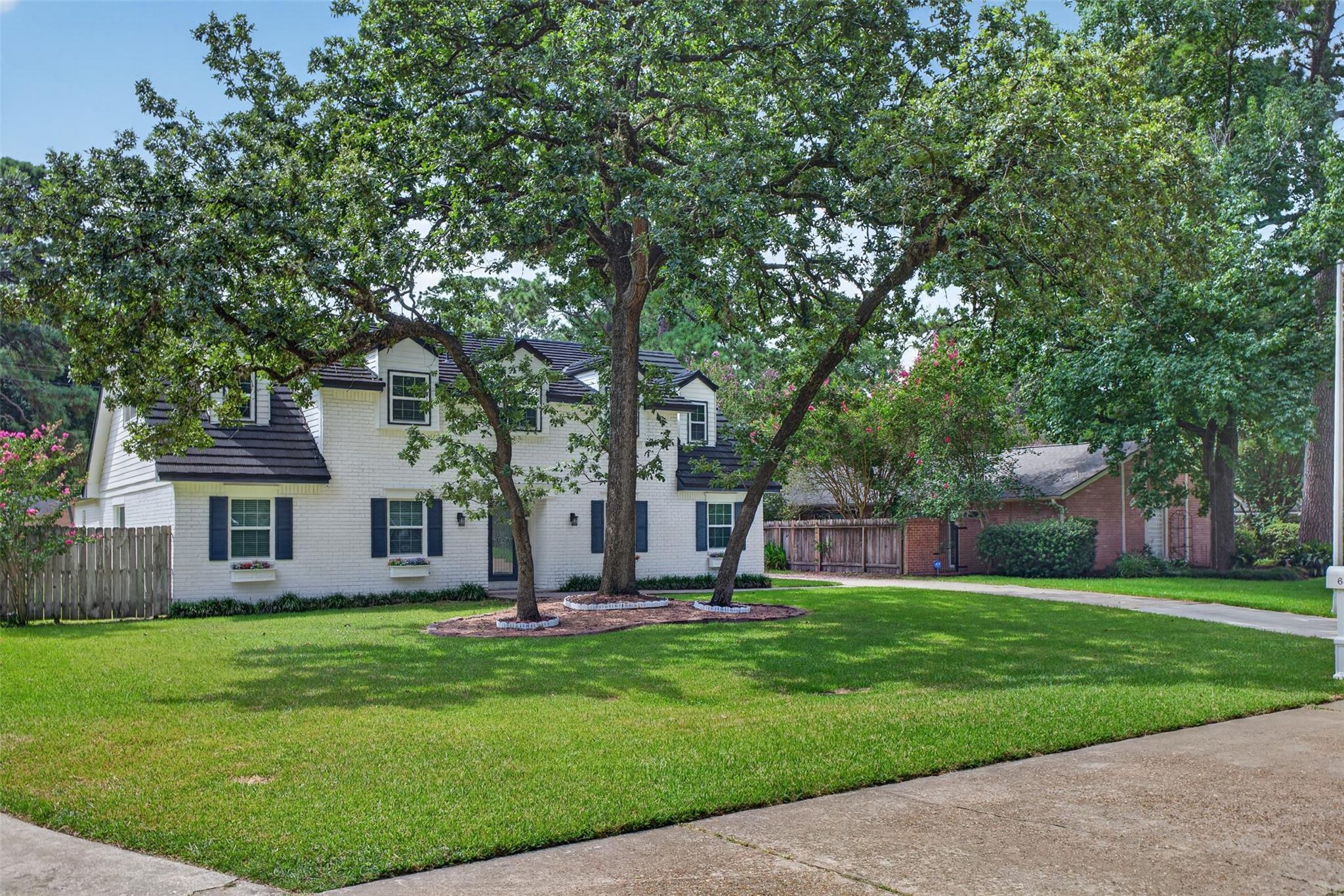 6527 Apple Valley Ln, Houston, TX 77069 photo