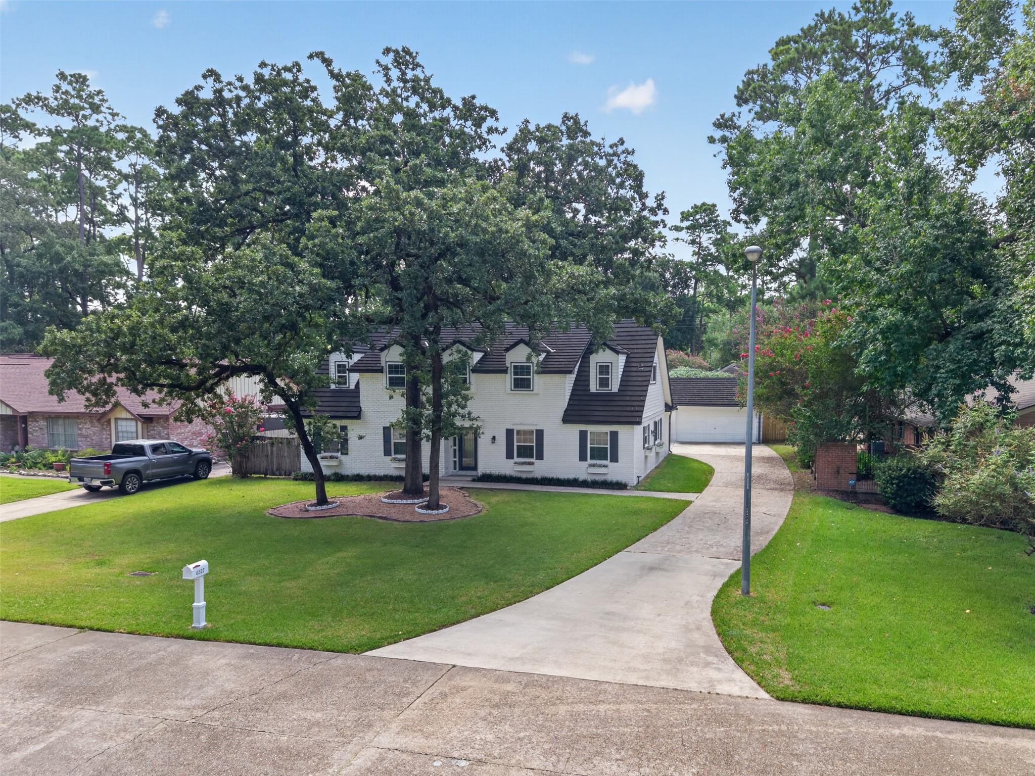 6527 Apple Valley Ln, Houston, TX 77069 photo
