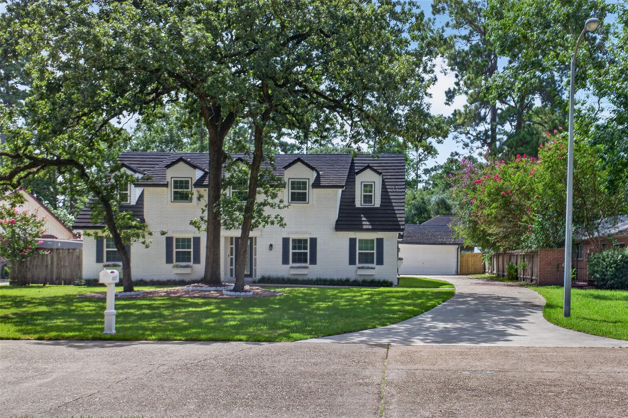 6527 Apple Valley Ln, Houston, TX 77069 photo