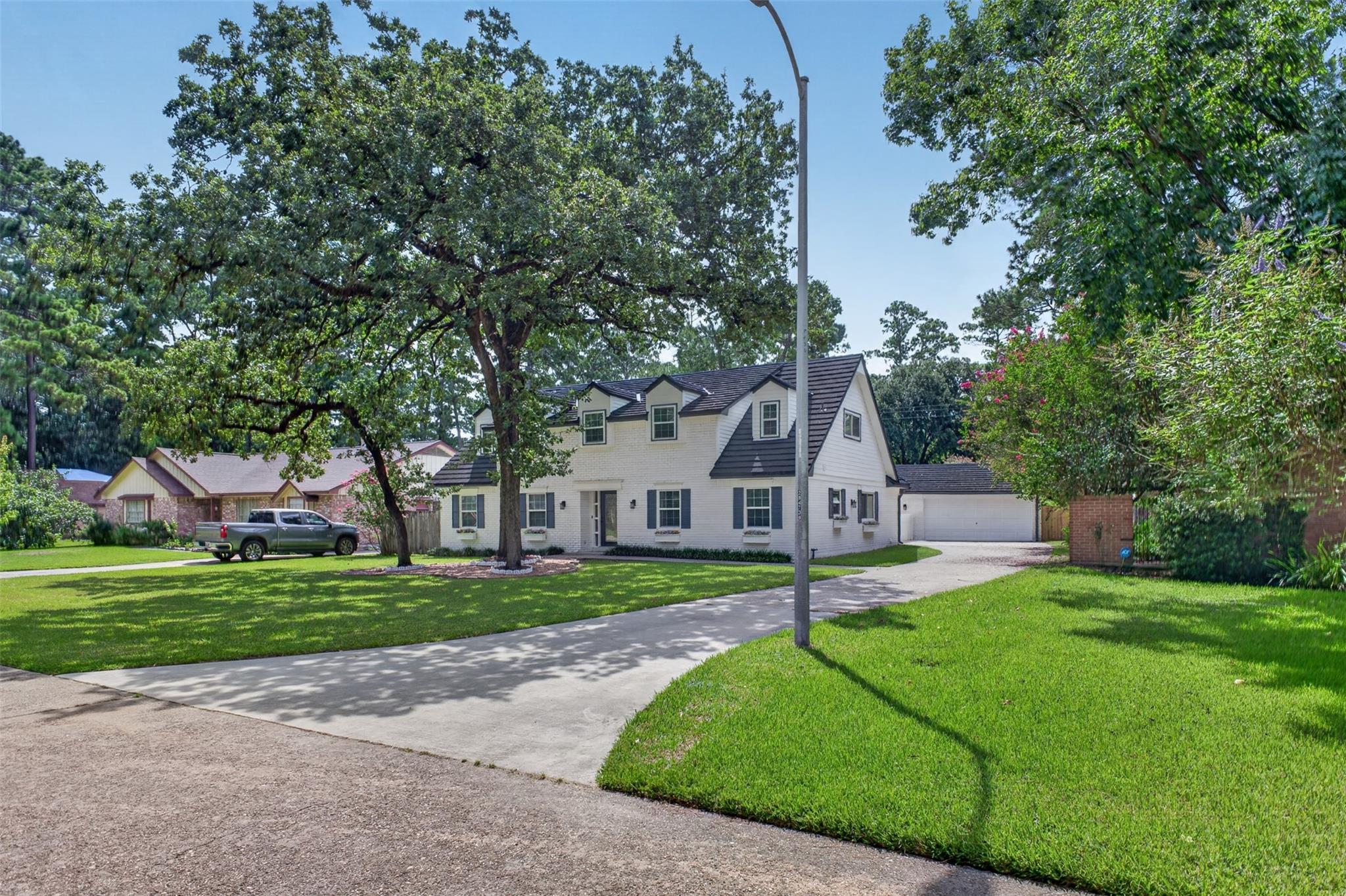 6527 Apple Valley Ln, Houston, TX 77069 photo