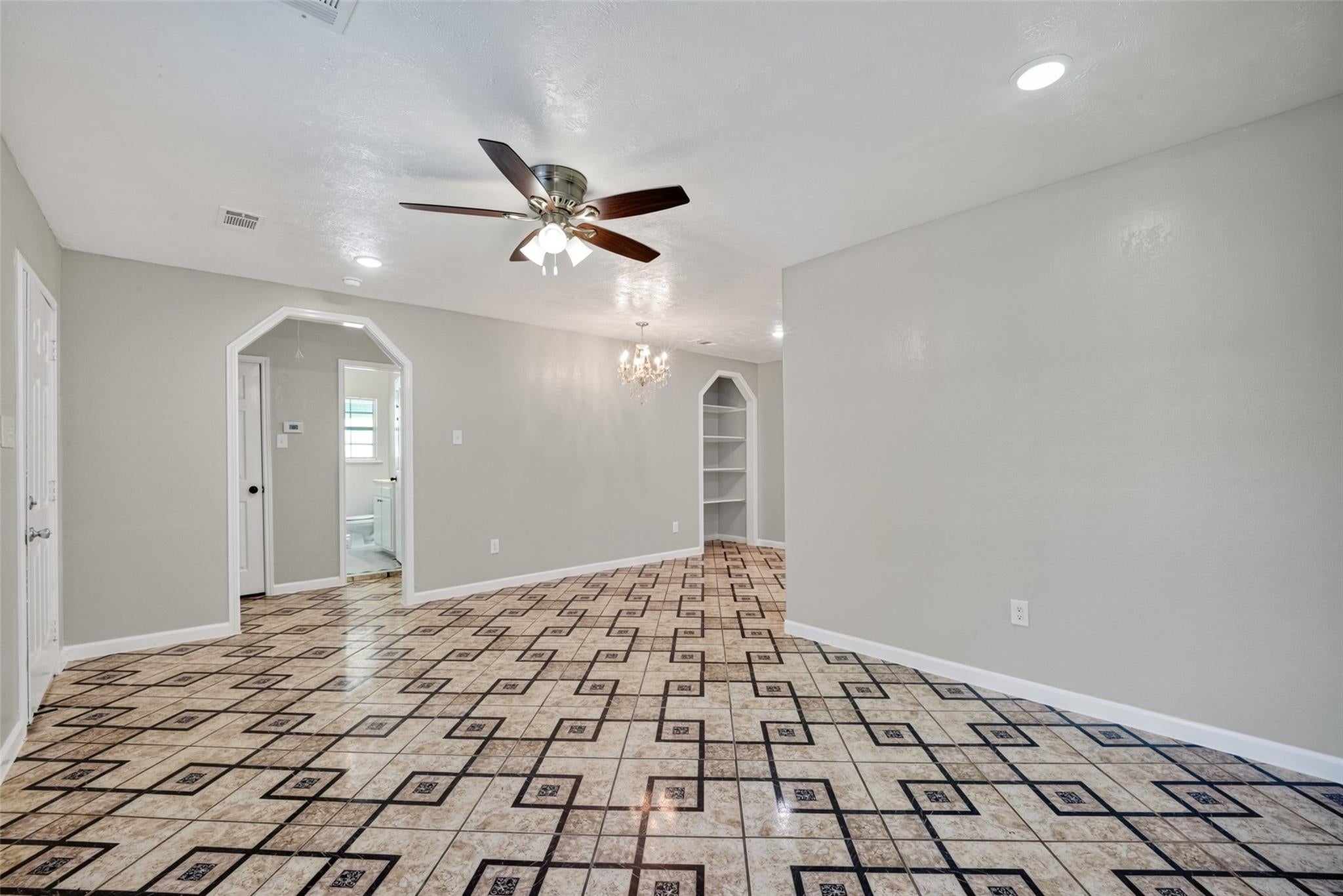 7542 Bywood St, Houston, TX 77028 photo