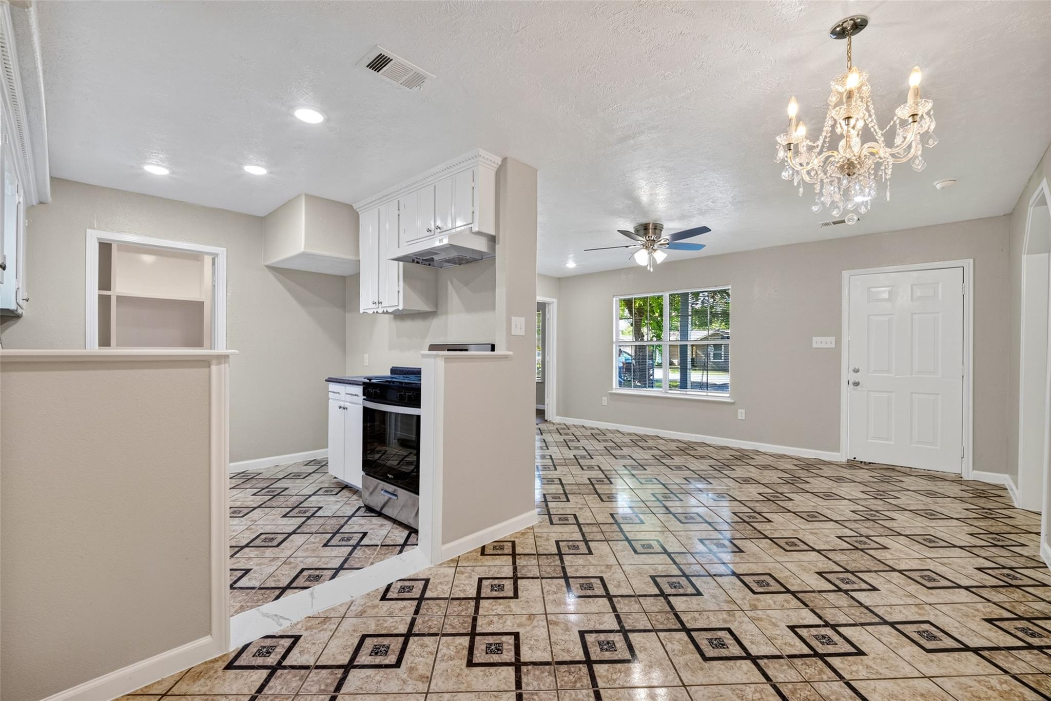 7542 Bywood St, Houston, TX 77028 photo