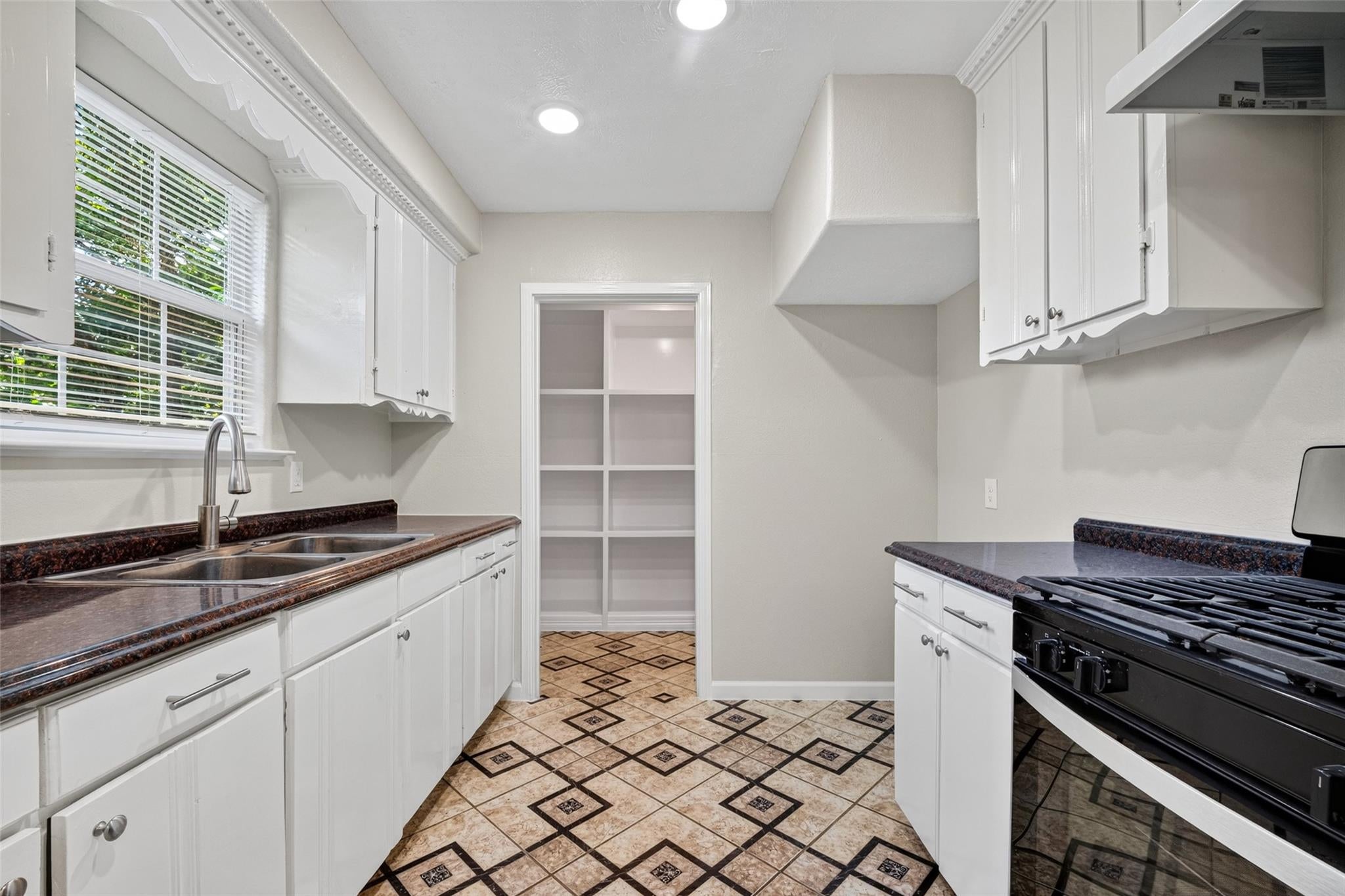 7542 Bywood St, Houston, TX 77028 photo