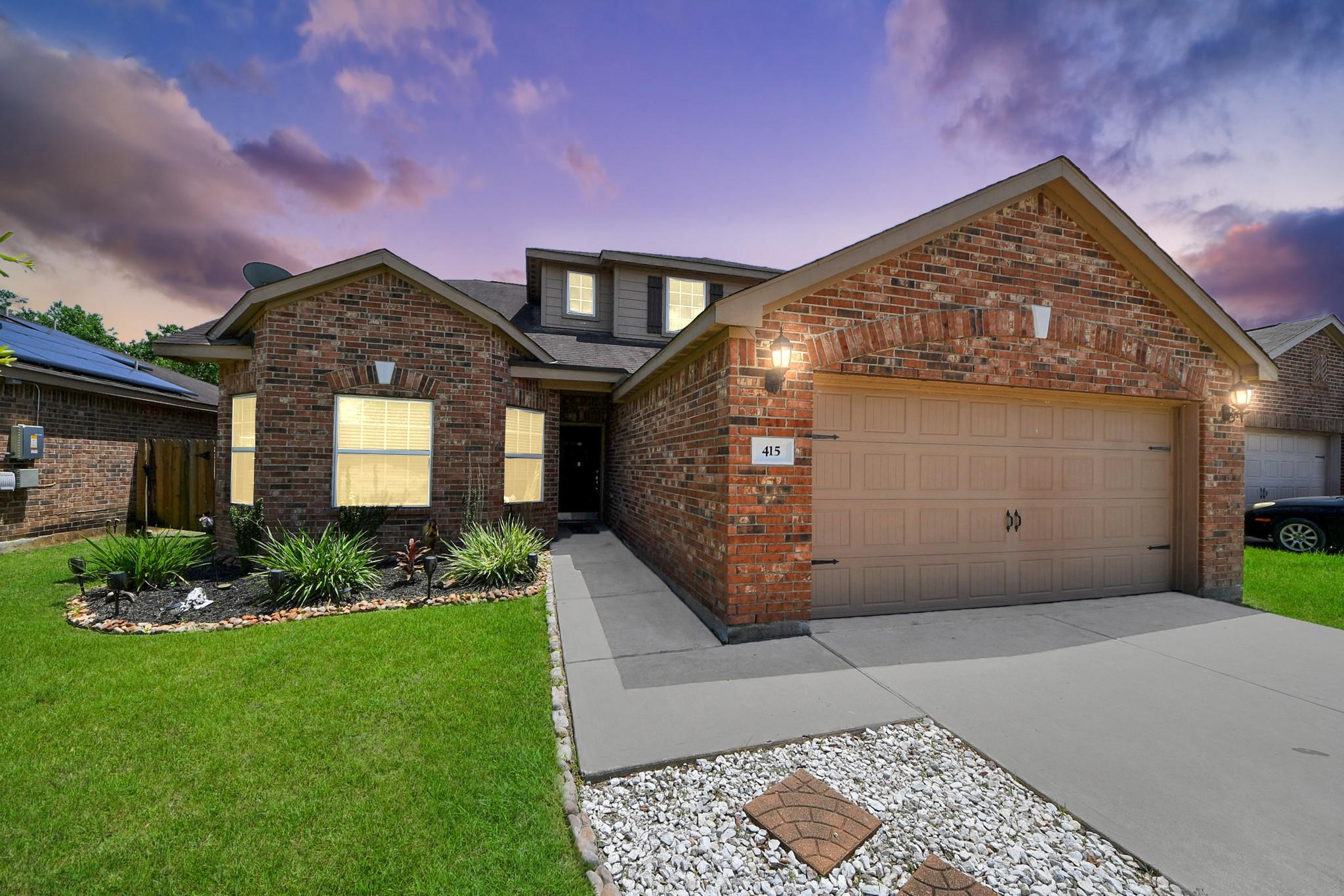 415 Hawks View Dr, La Marque, TX 77568