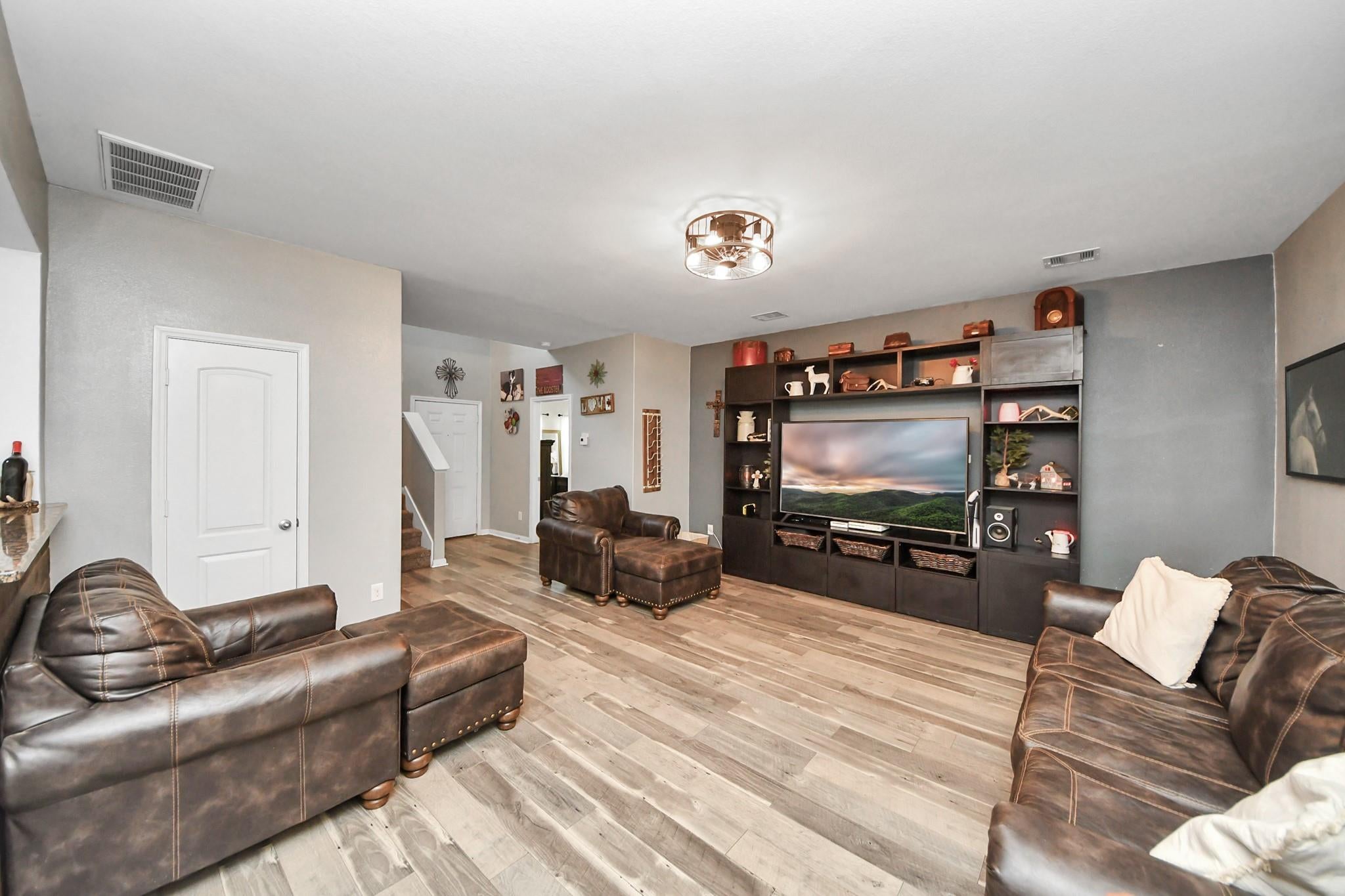 415 Hawks View Dr, La Marque, TX 77568 photo