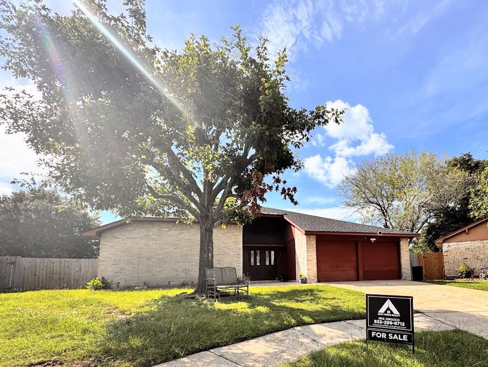 19811 Bellaw Woods Dr, Humble, TX 77338