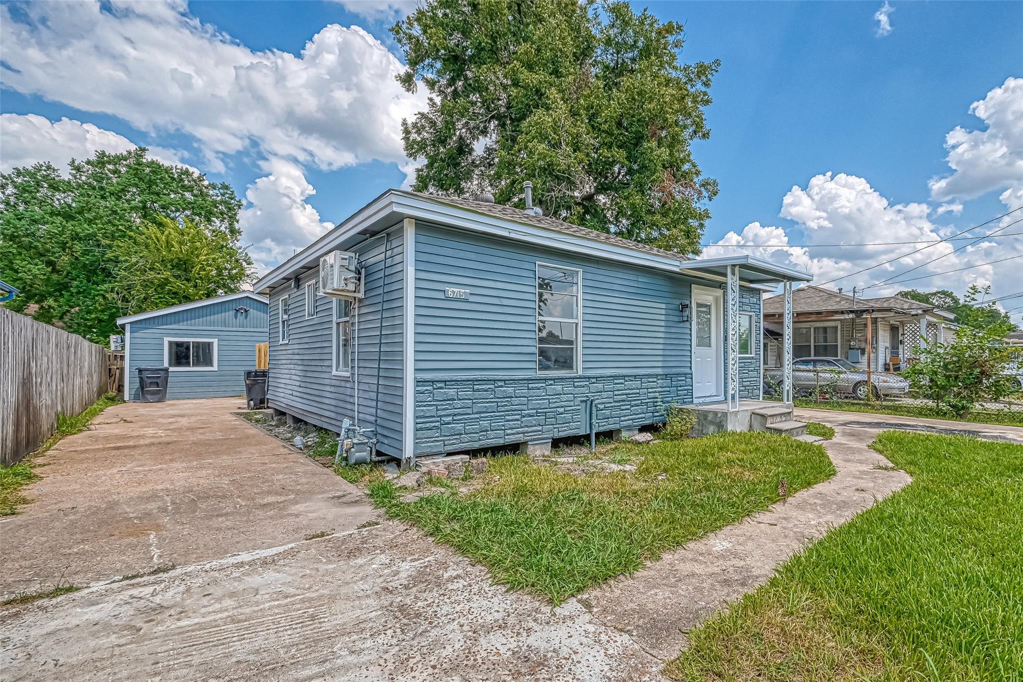 6715 Victoria St, Houston, TX 77020 photo