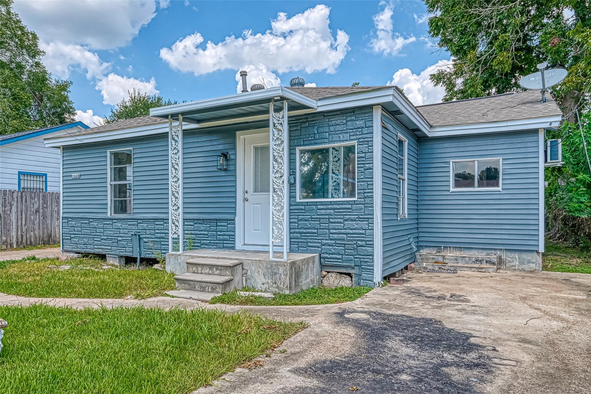 6715 Victoria St, Houston, TX 77020 photo