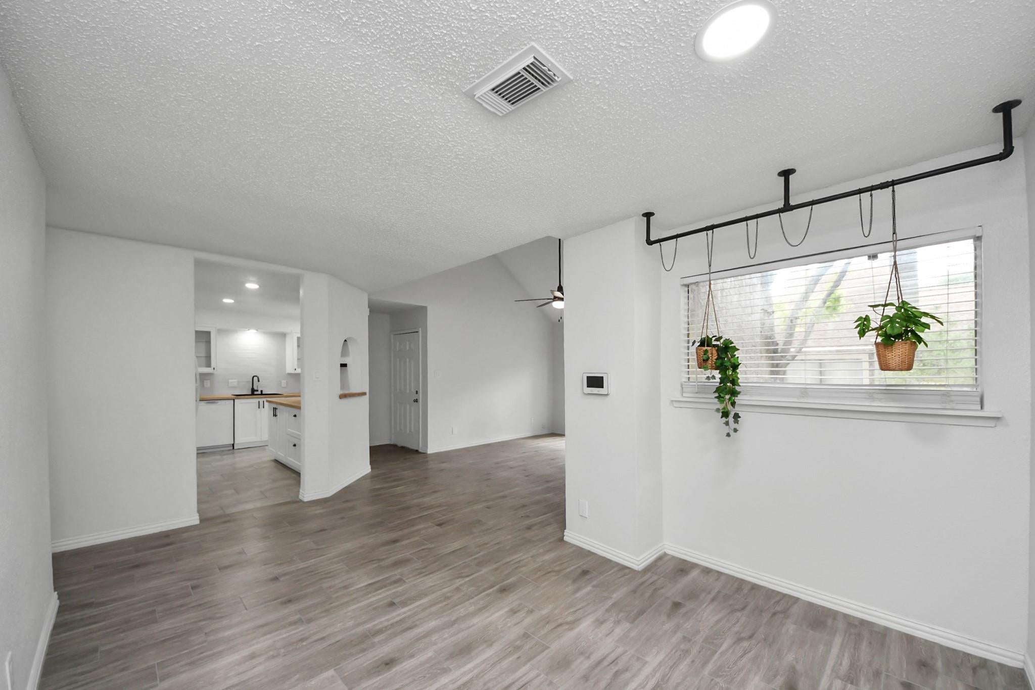 6601 Sands Point Dr, Houston, TX 77074
