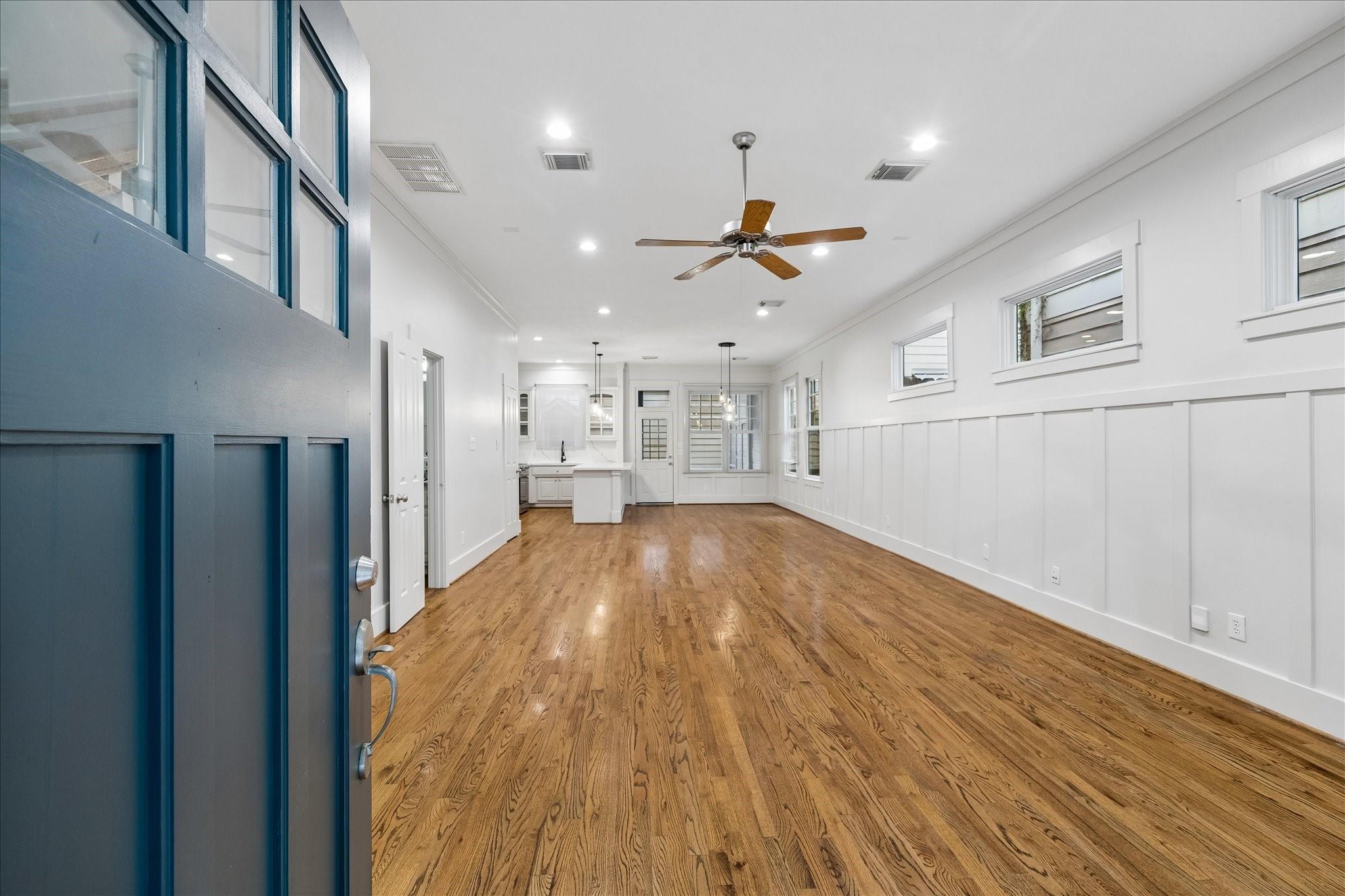 5303 Nett St #B, Houston, TX 77007 photo