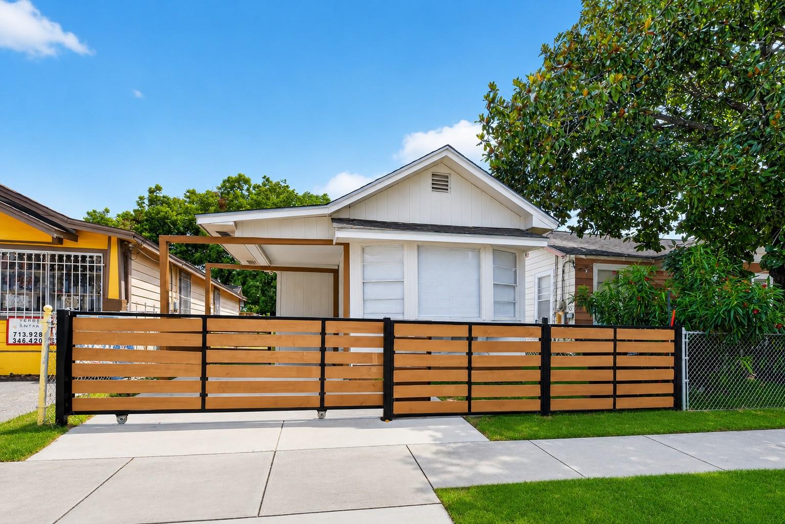 7630 Canal St, Houston, TX 77012