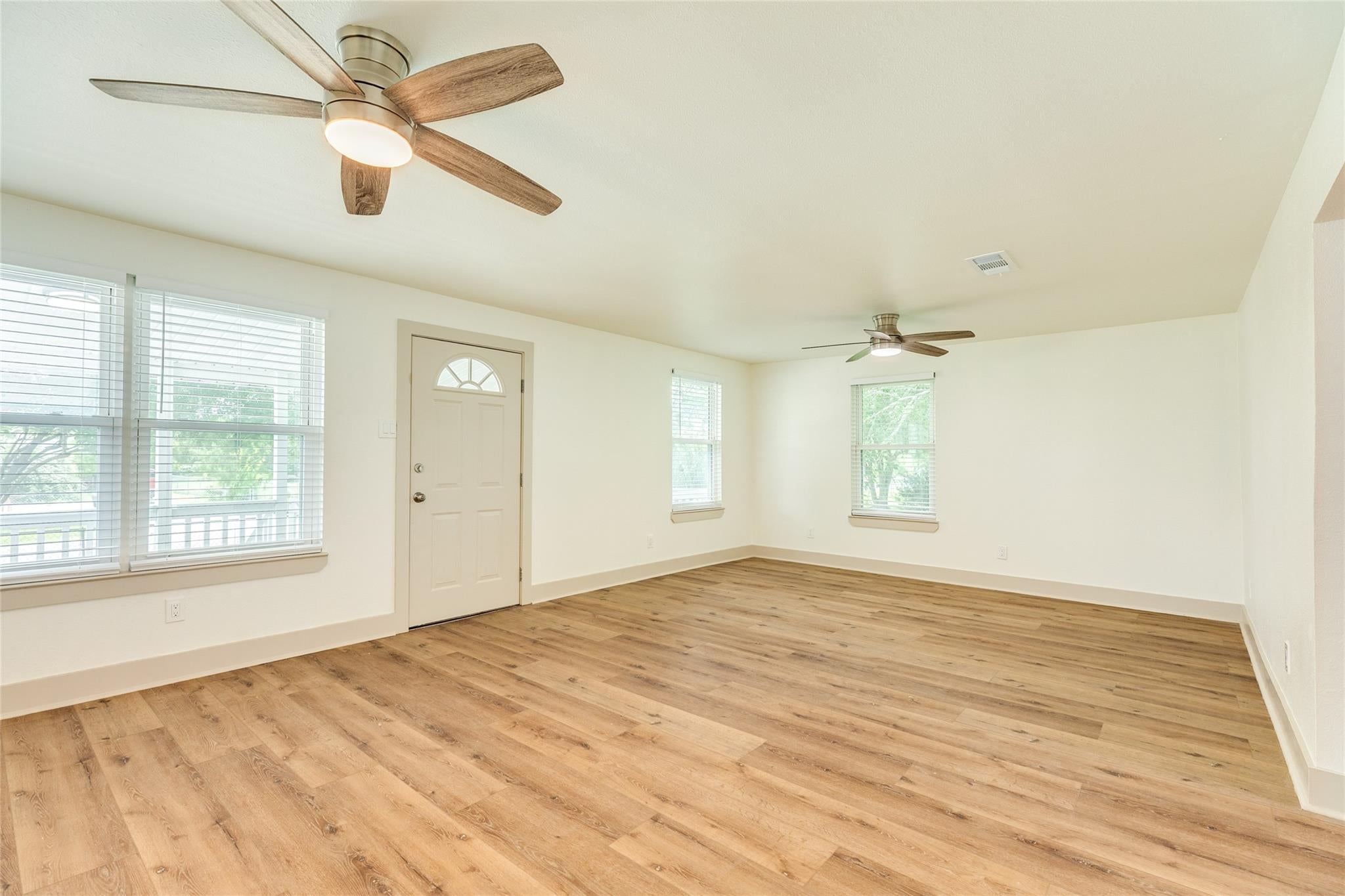 2812 N Sonny Ln, Galveston, TX 77554 photo