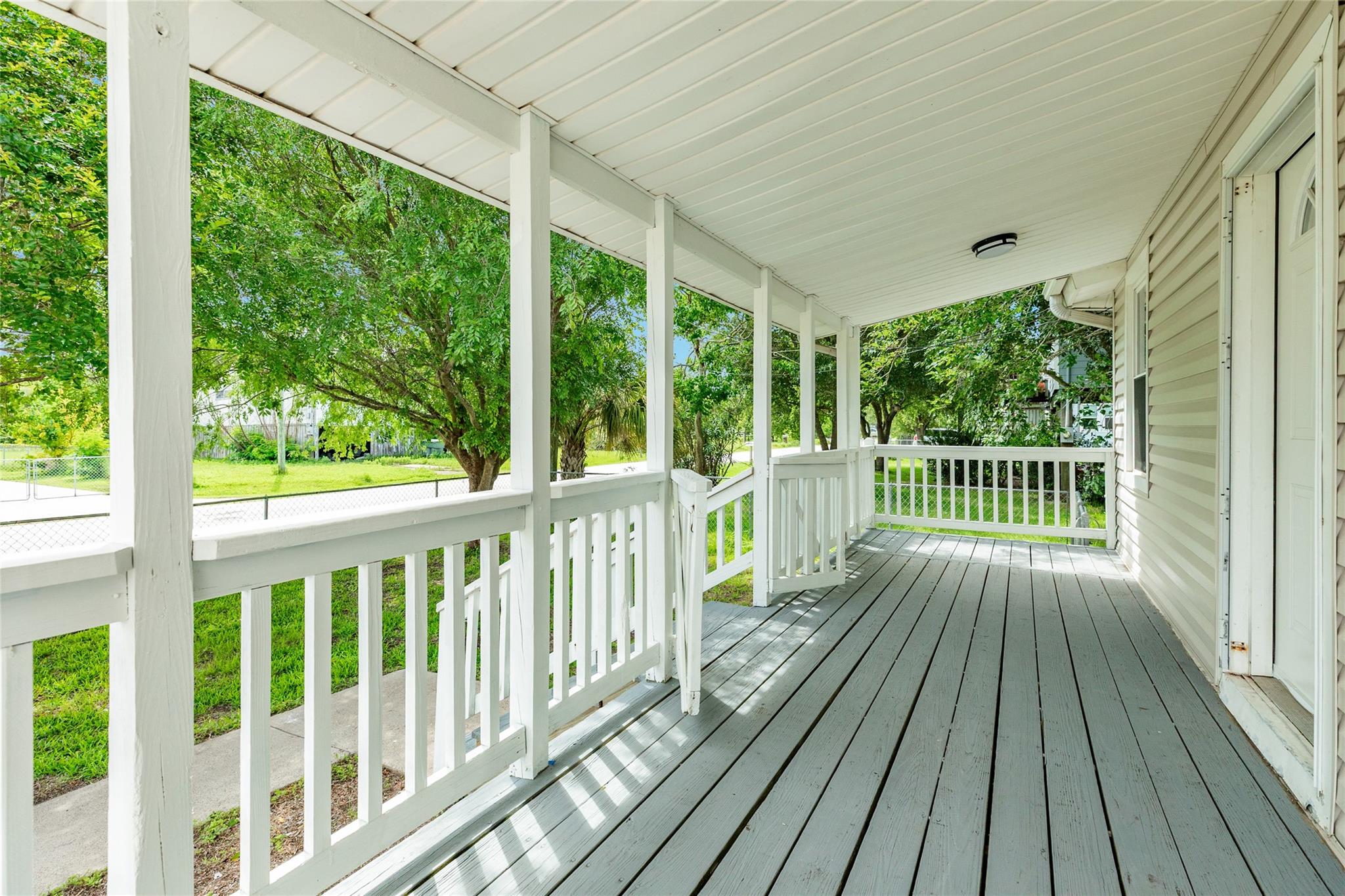 2812 N Sonny Ln, Galveston, TX 77554 photo