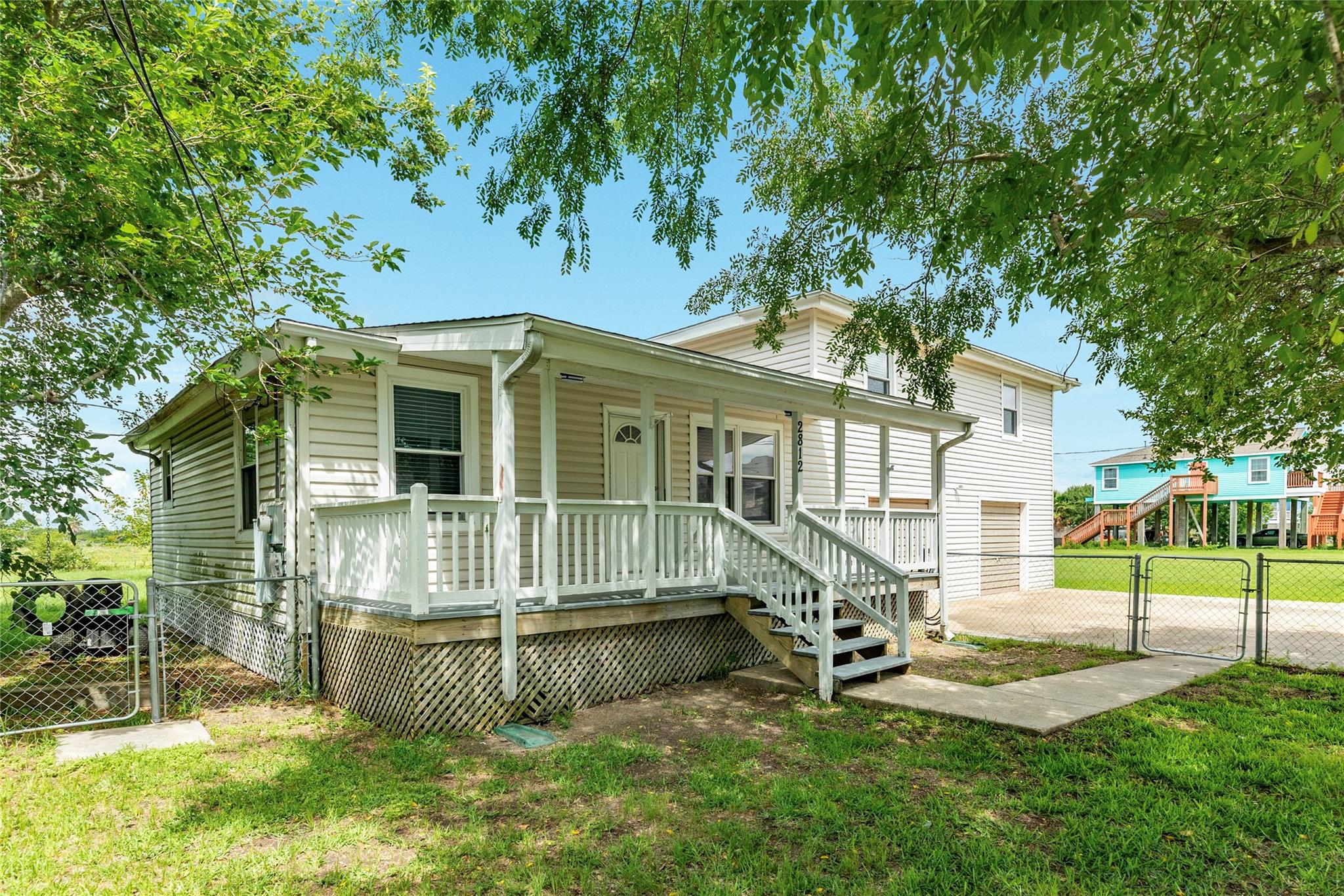 2812 N Sonny Ln, Galveston, TX 77554 photo
