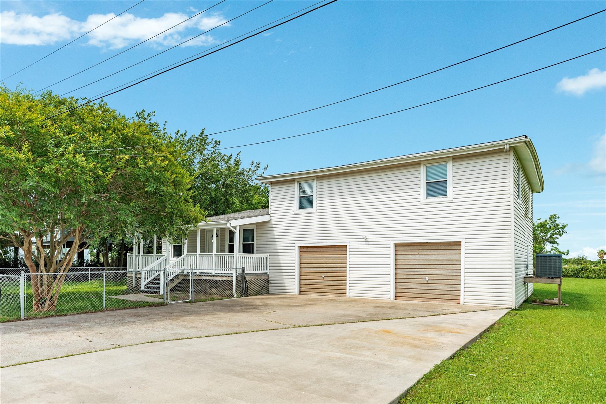 2812 Sonny Ln, Galveston, TX 77554