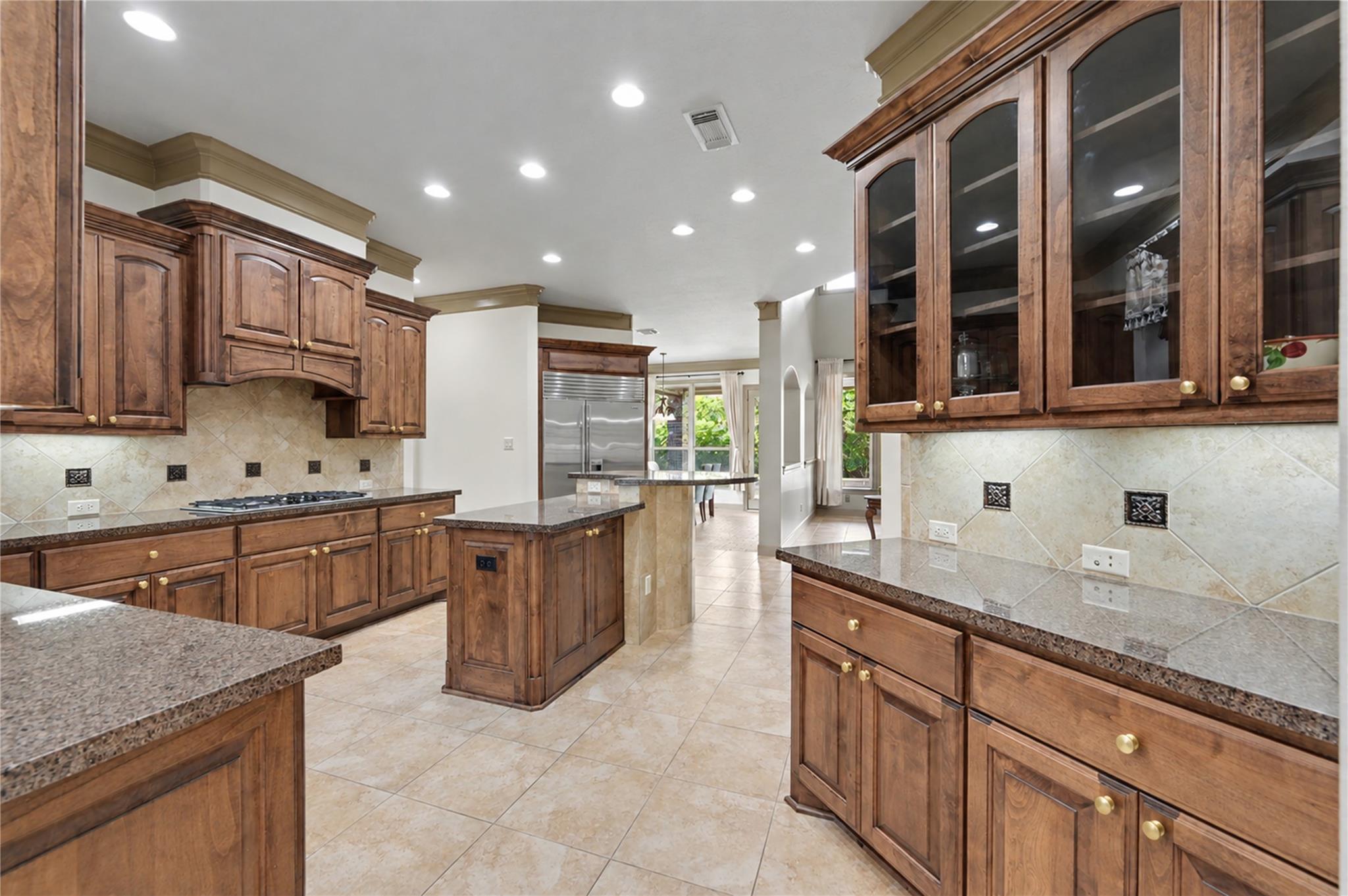 90 Player Oaks Pl, The Woodlands, TX 77382
