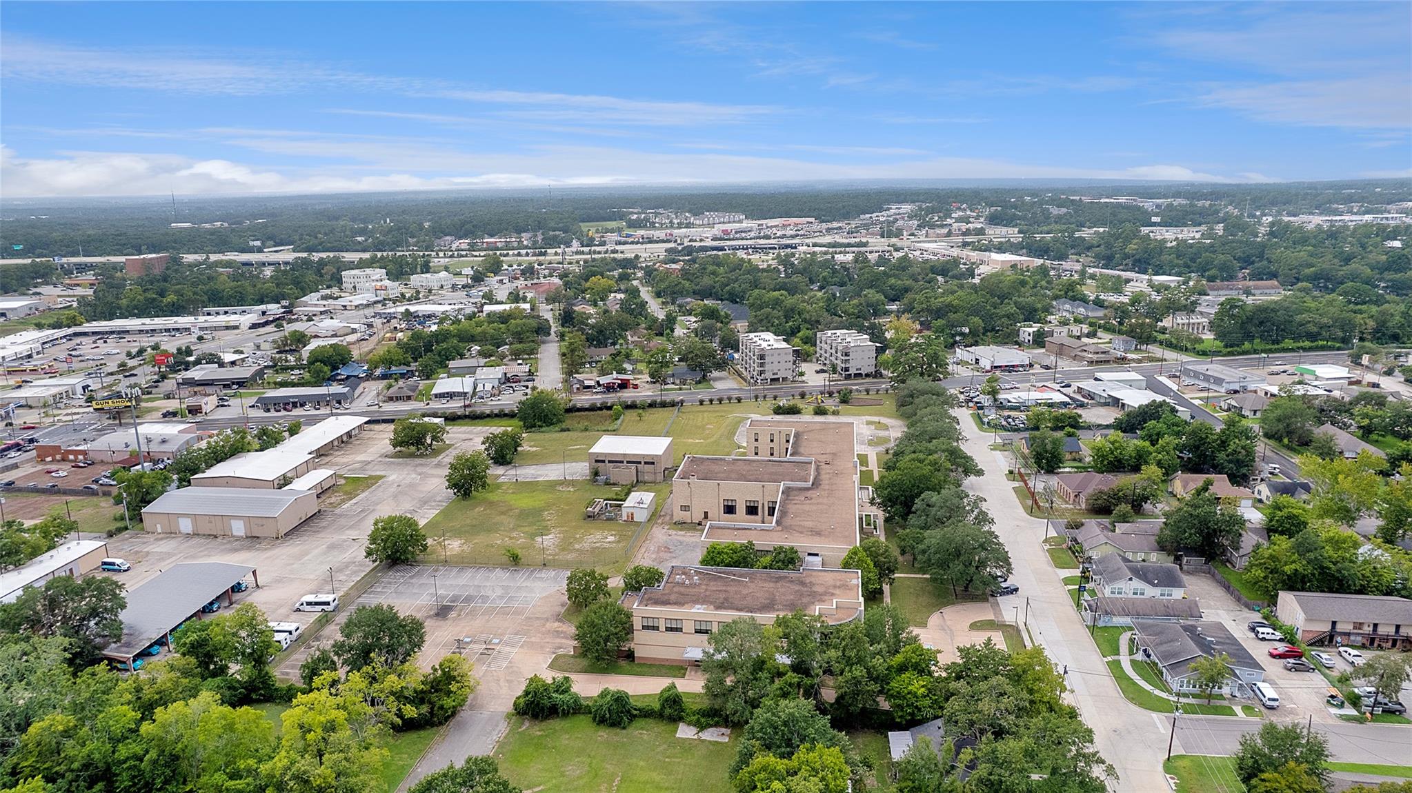 317 W Lewis St, Conroe, TX 77301 photo
