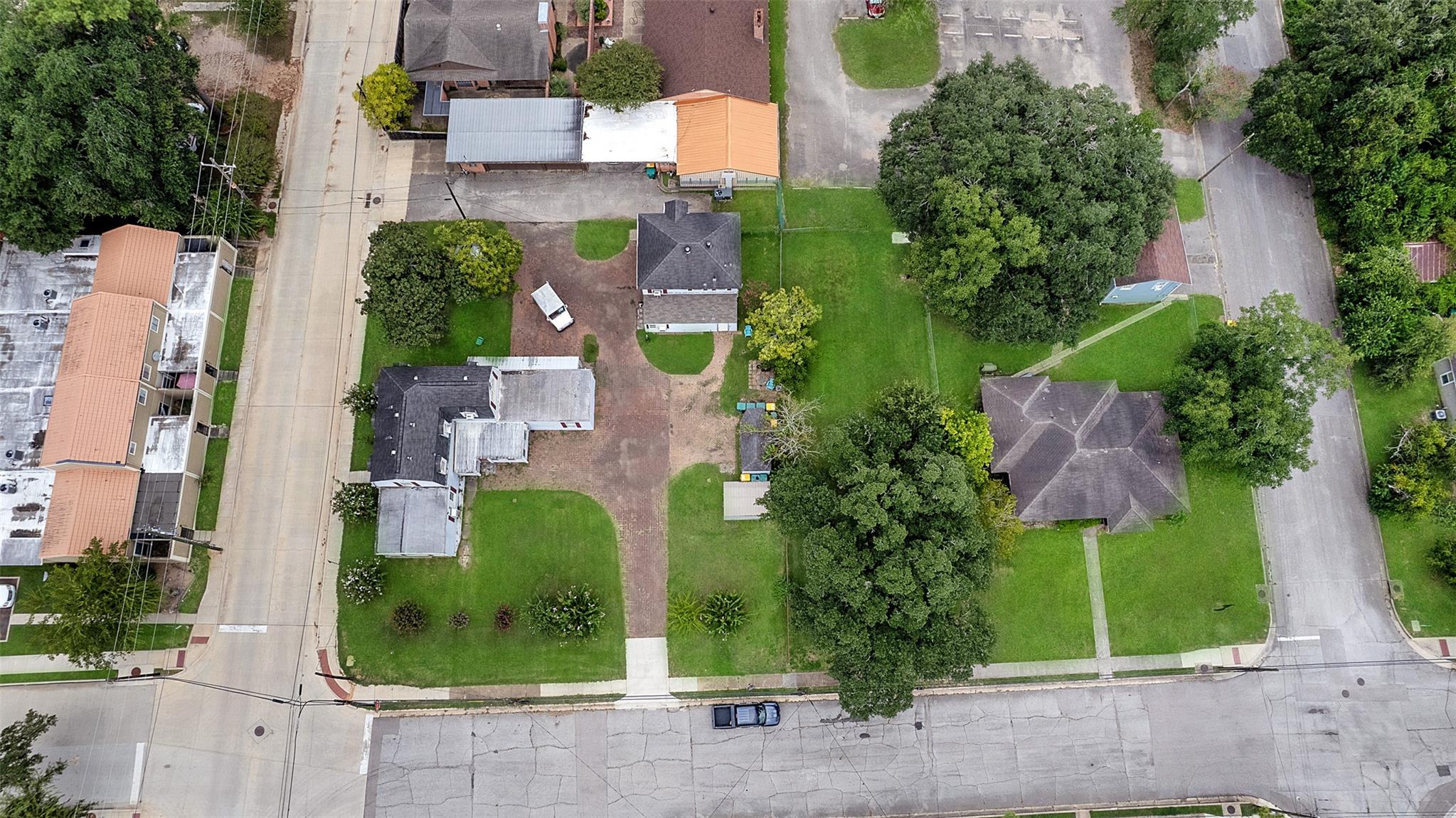 317 W Lewis St, Conroe, TX 77301 photo
