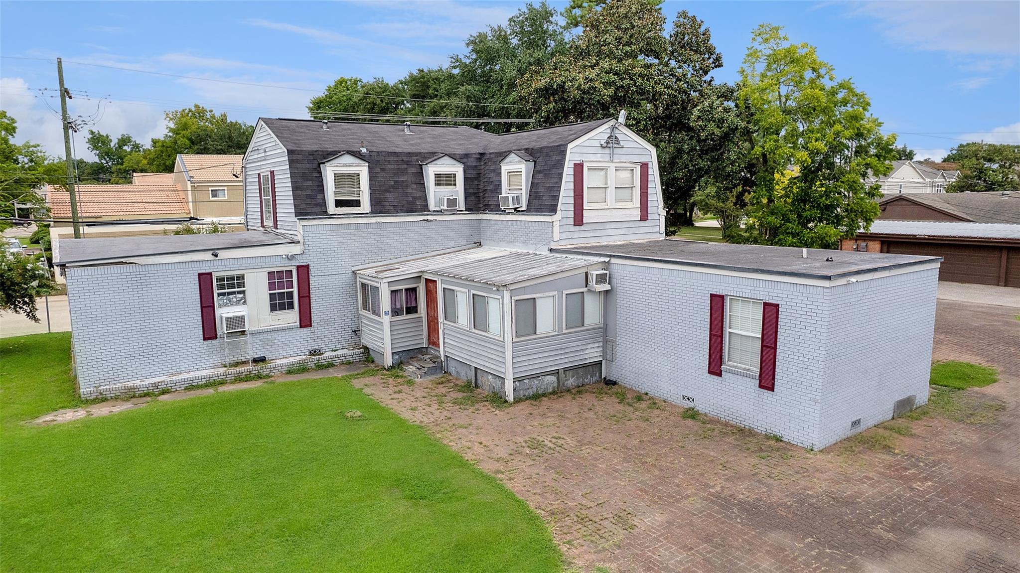 317 Lewis St, Conroe, TX 77301