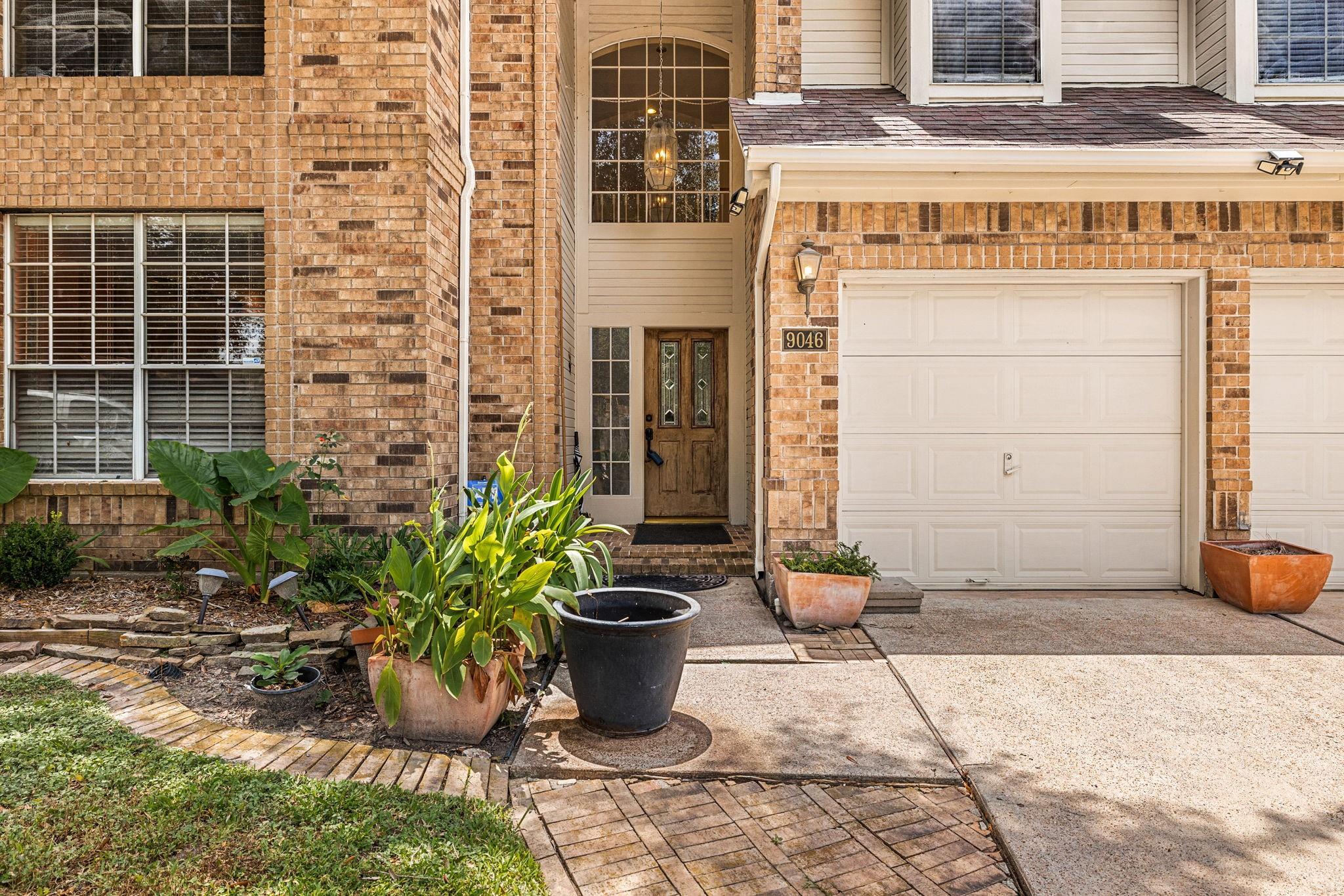9046 Fairbloom Ln, Houston, TX 77040 photo