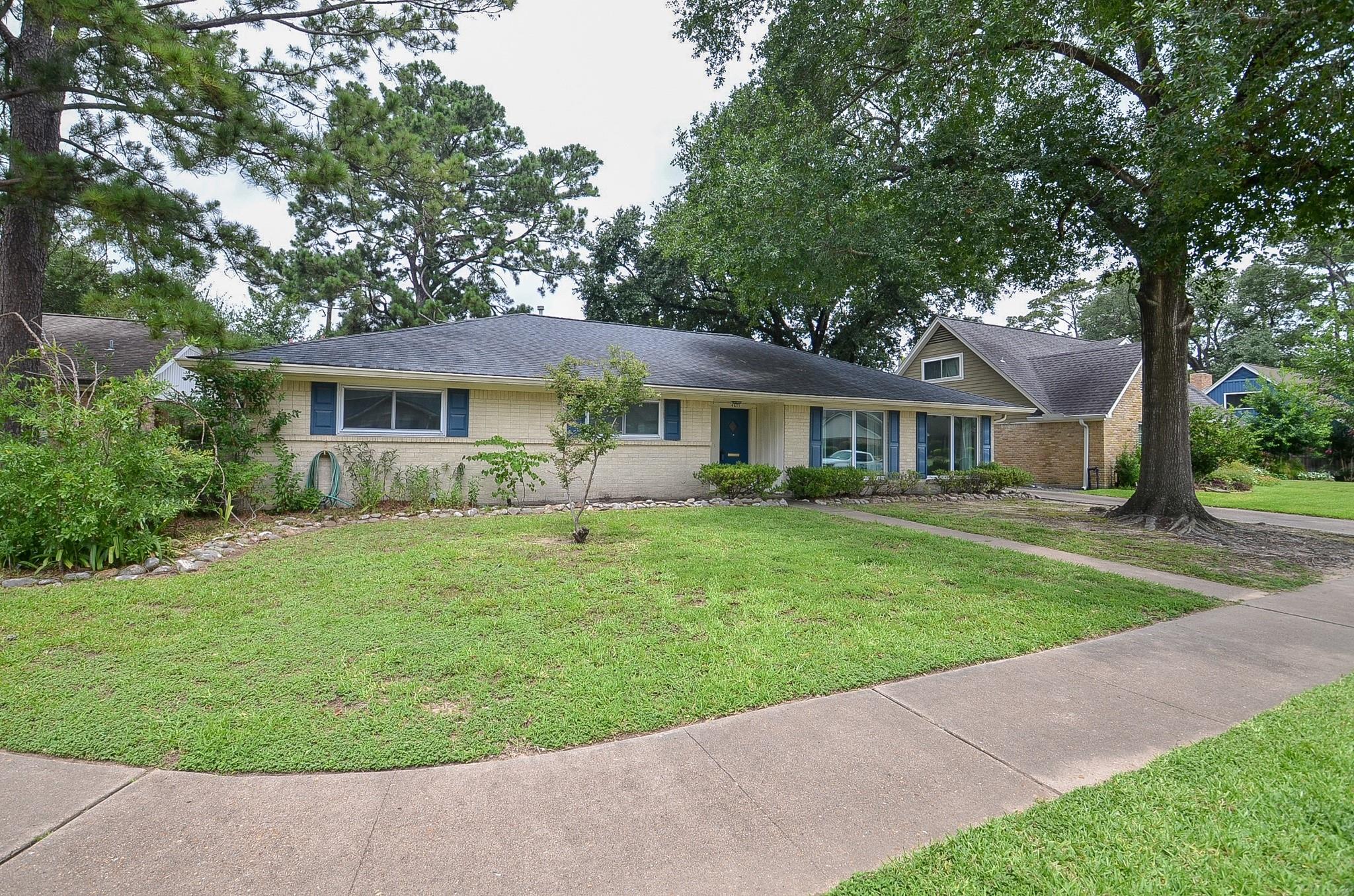 4611 Chantilly Cir, Houston, TX 77018 photo