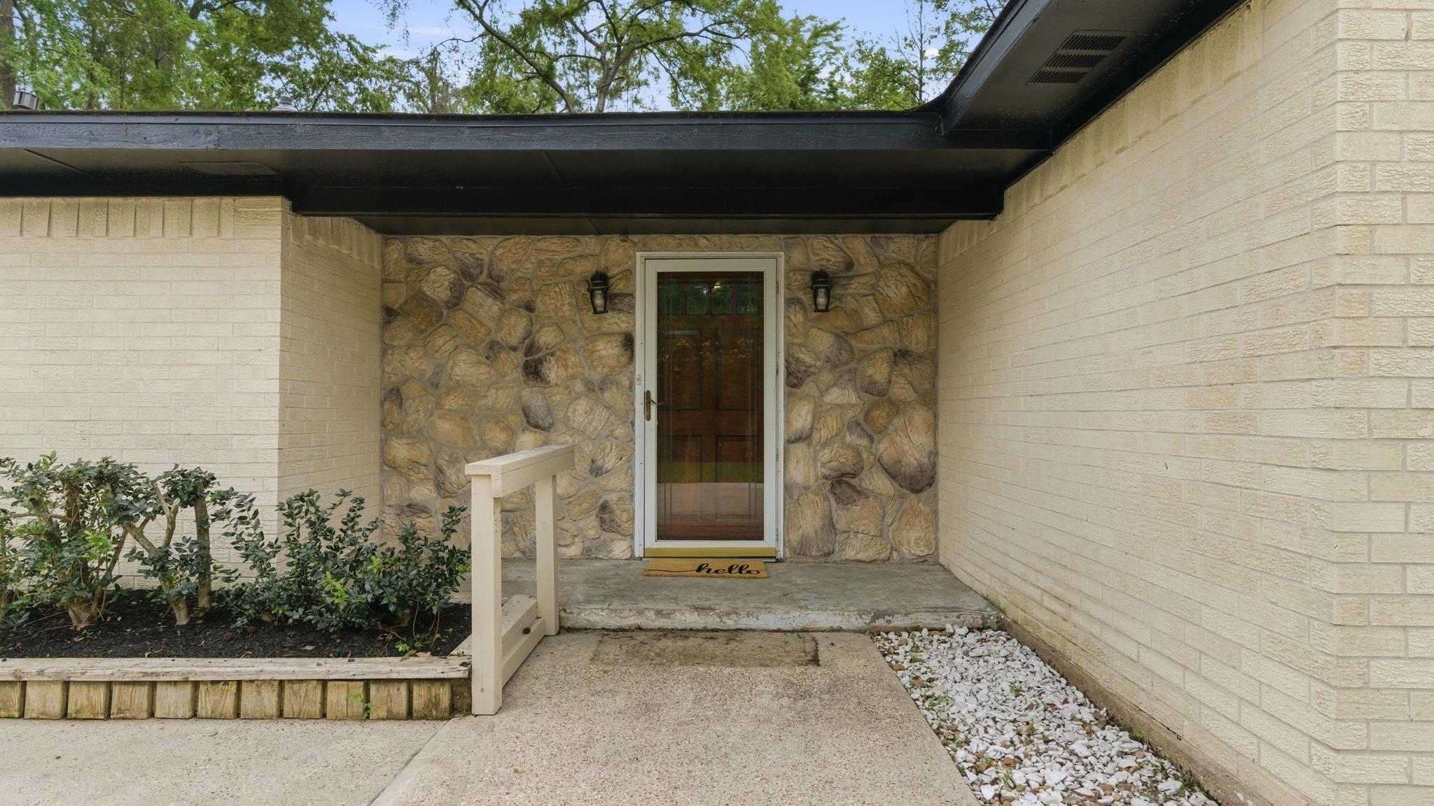 254 Spring Edge Dr, Montgomery, TX 77356 photo