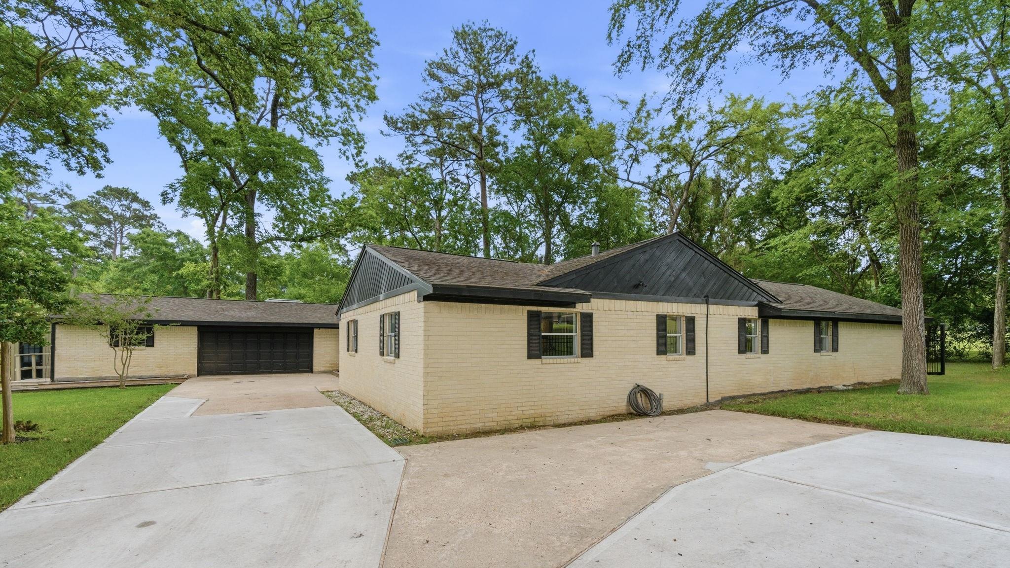 254 Spring Edge Dr, Montgomery, TX 77356 photo