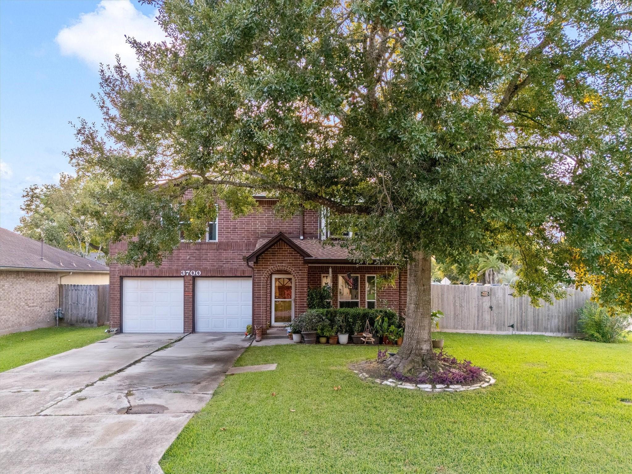 3700 Wood Sorrel Dr, Dickinson, TX 77539