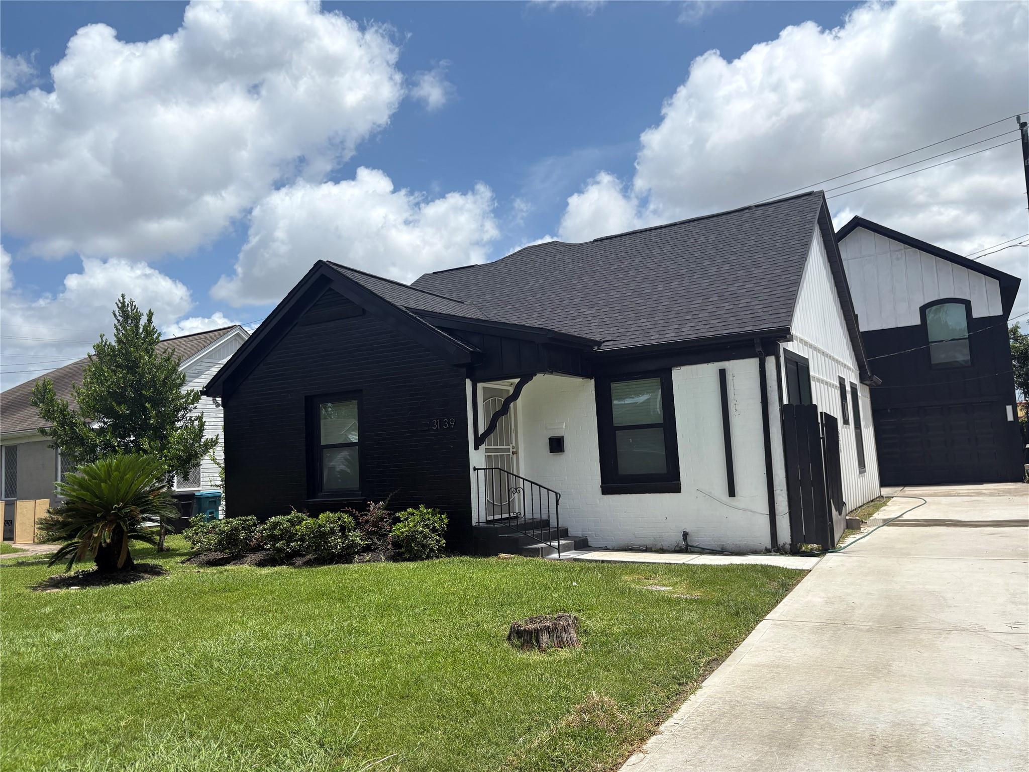3139 Oakdale St, Houston, TX 77004