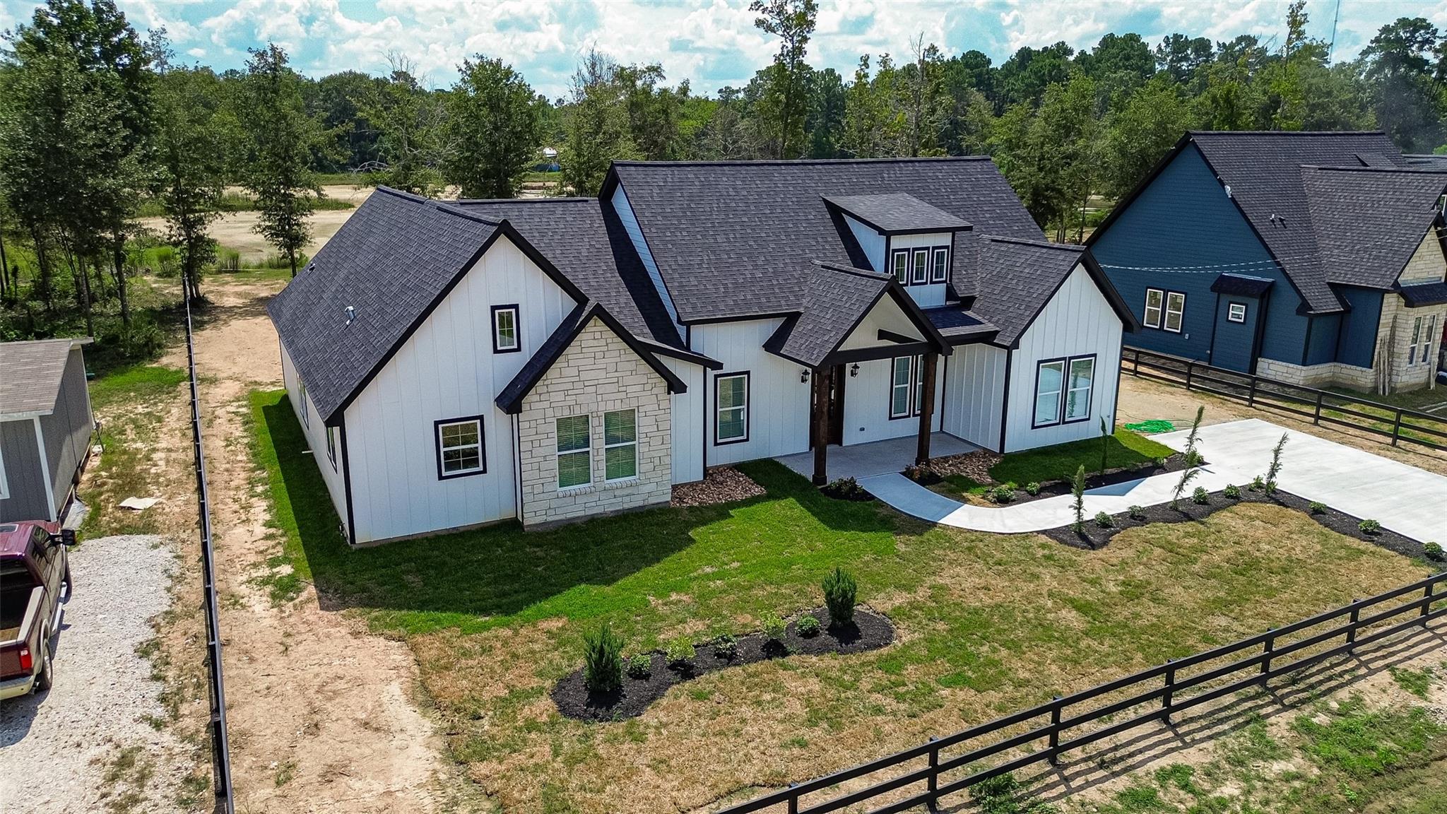 170 County Road 37301, Splendora, TX 77372 photo