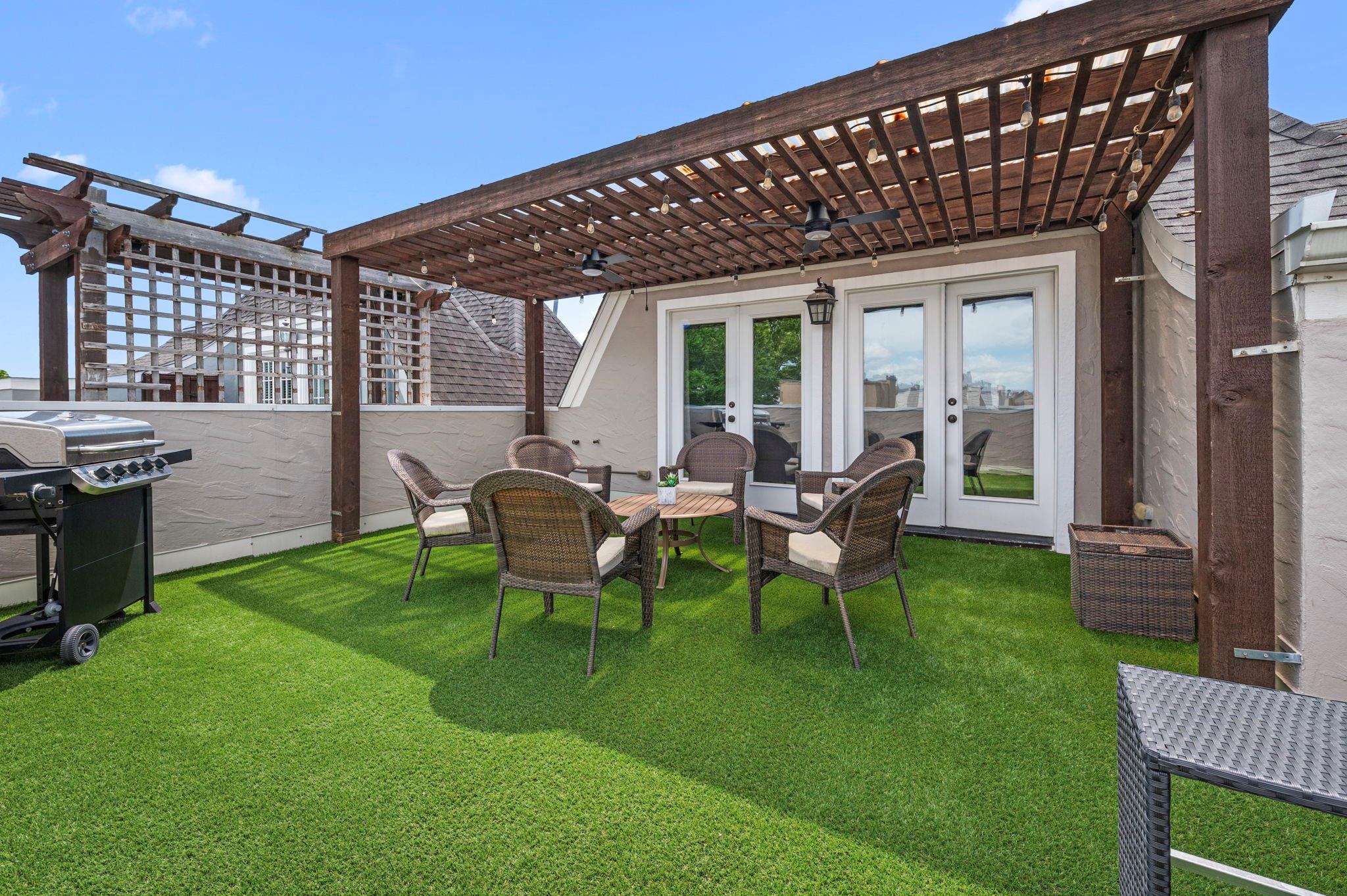 821 Lester St, Houston, TX 77007