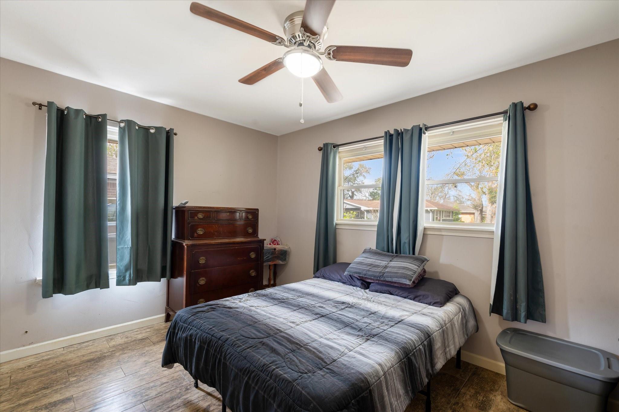 2423 Metz St, Houston, TX 77034 photo