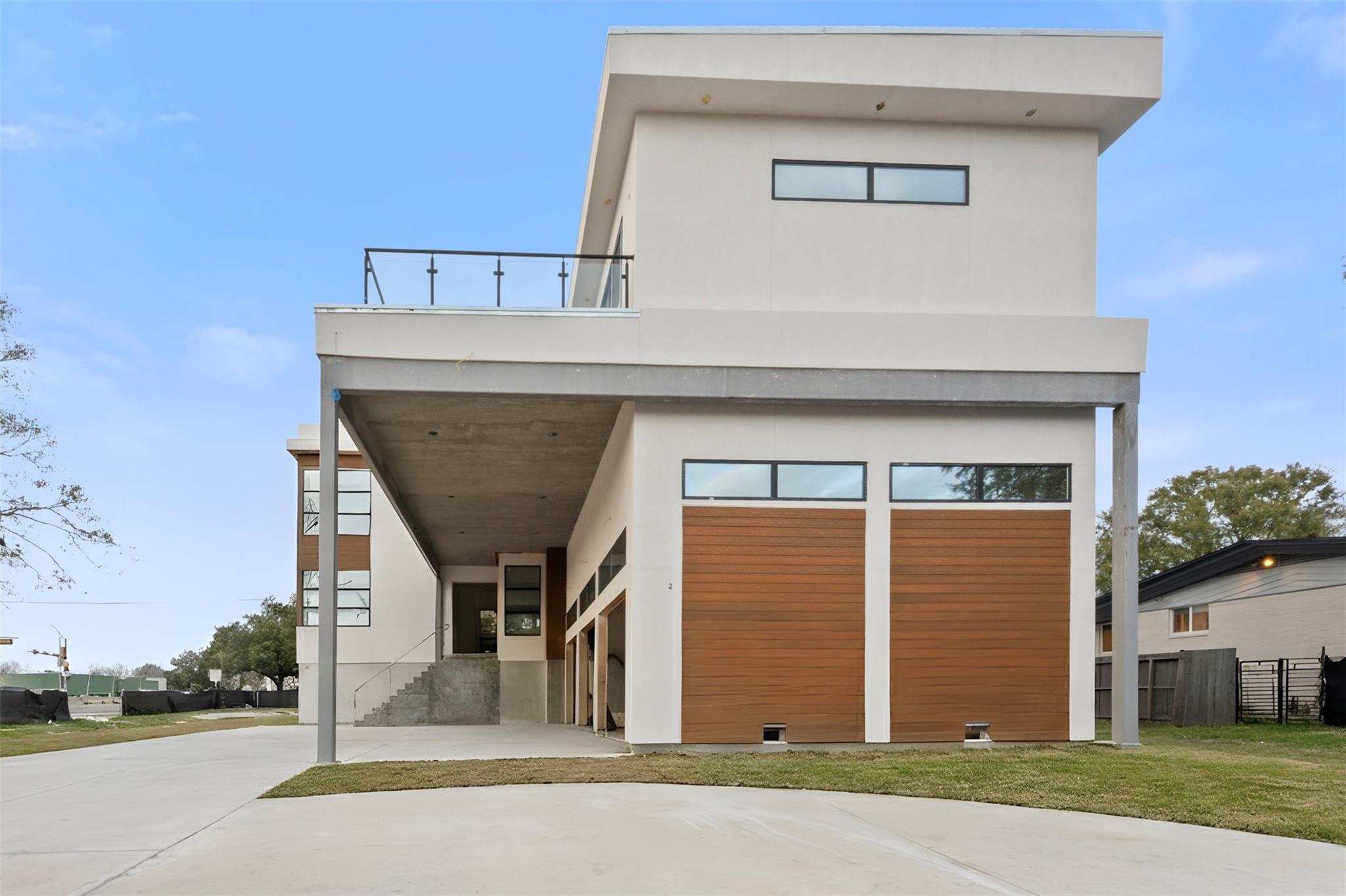 5030 Braesheather Dr, Houston, TX 77096
