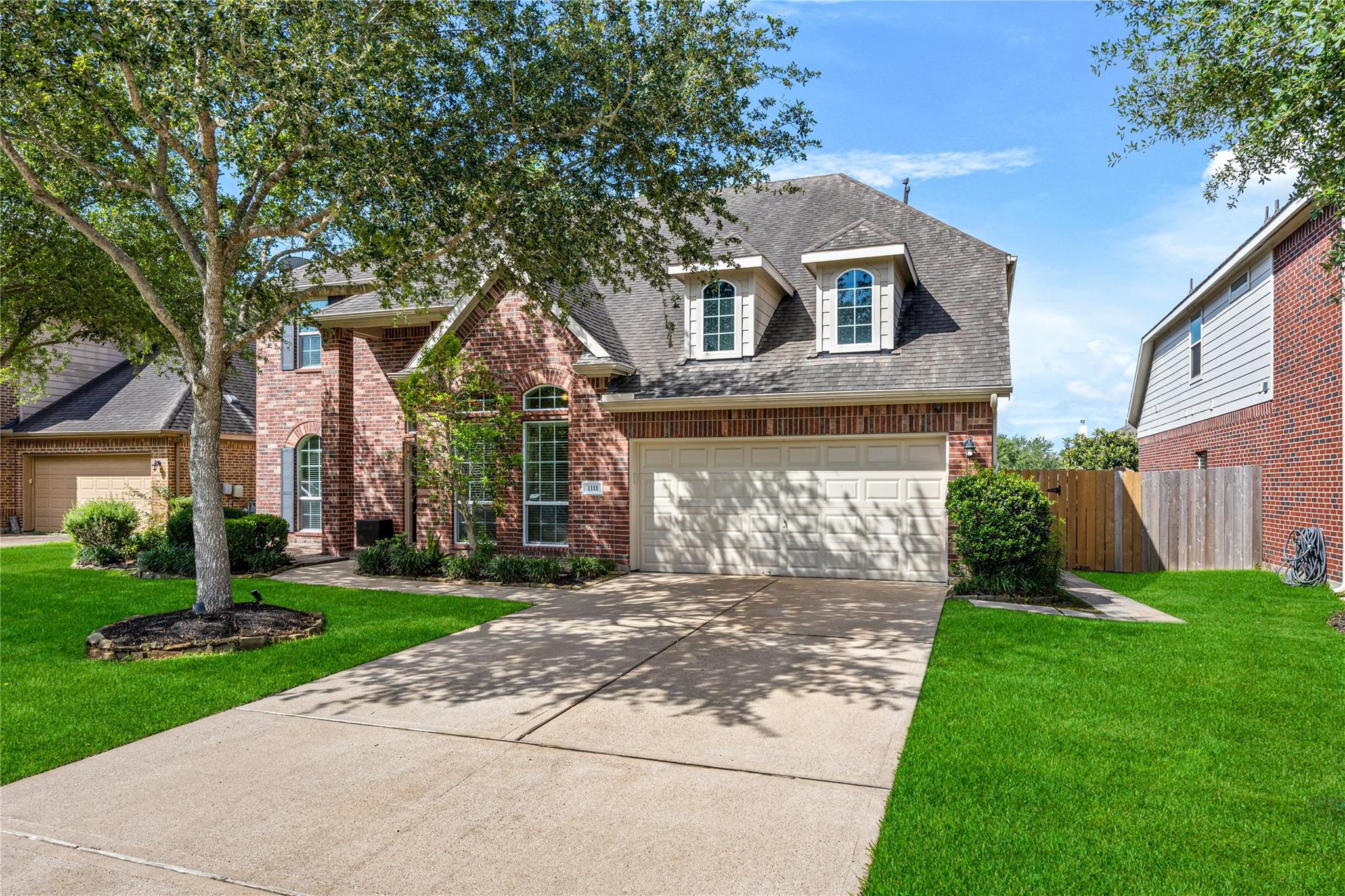 1111 Haye Rd, Friendswood, TX 77546