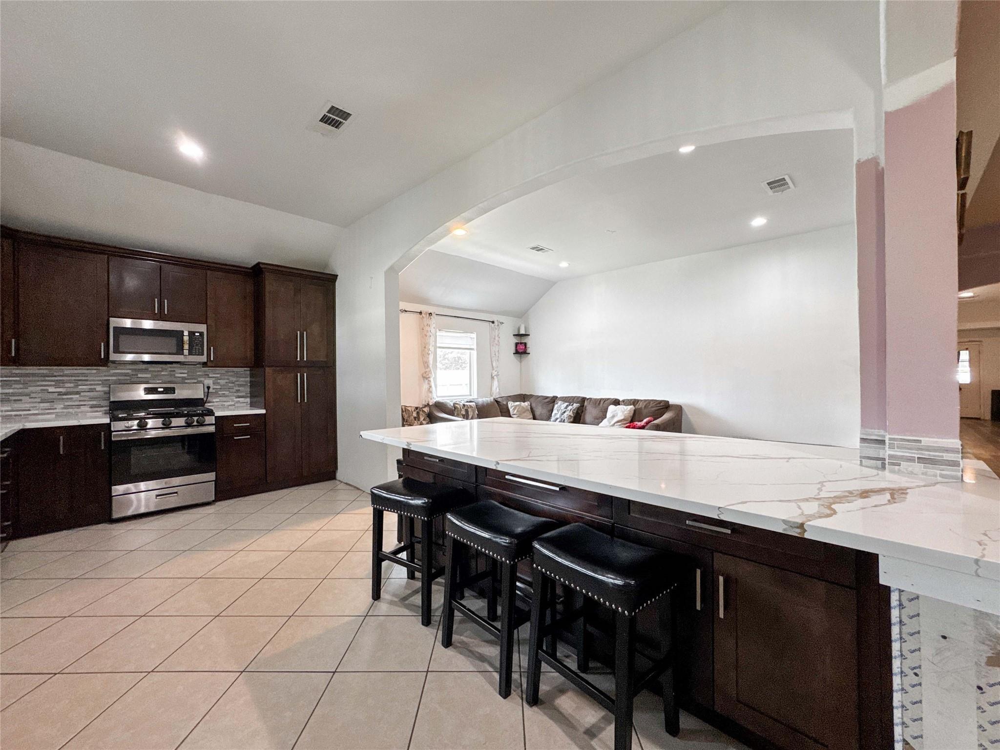 1060 County Road 5021, Cleveland, TX 77327 photo