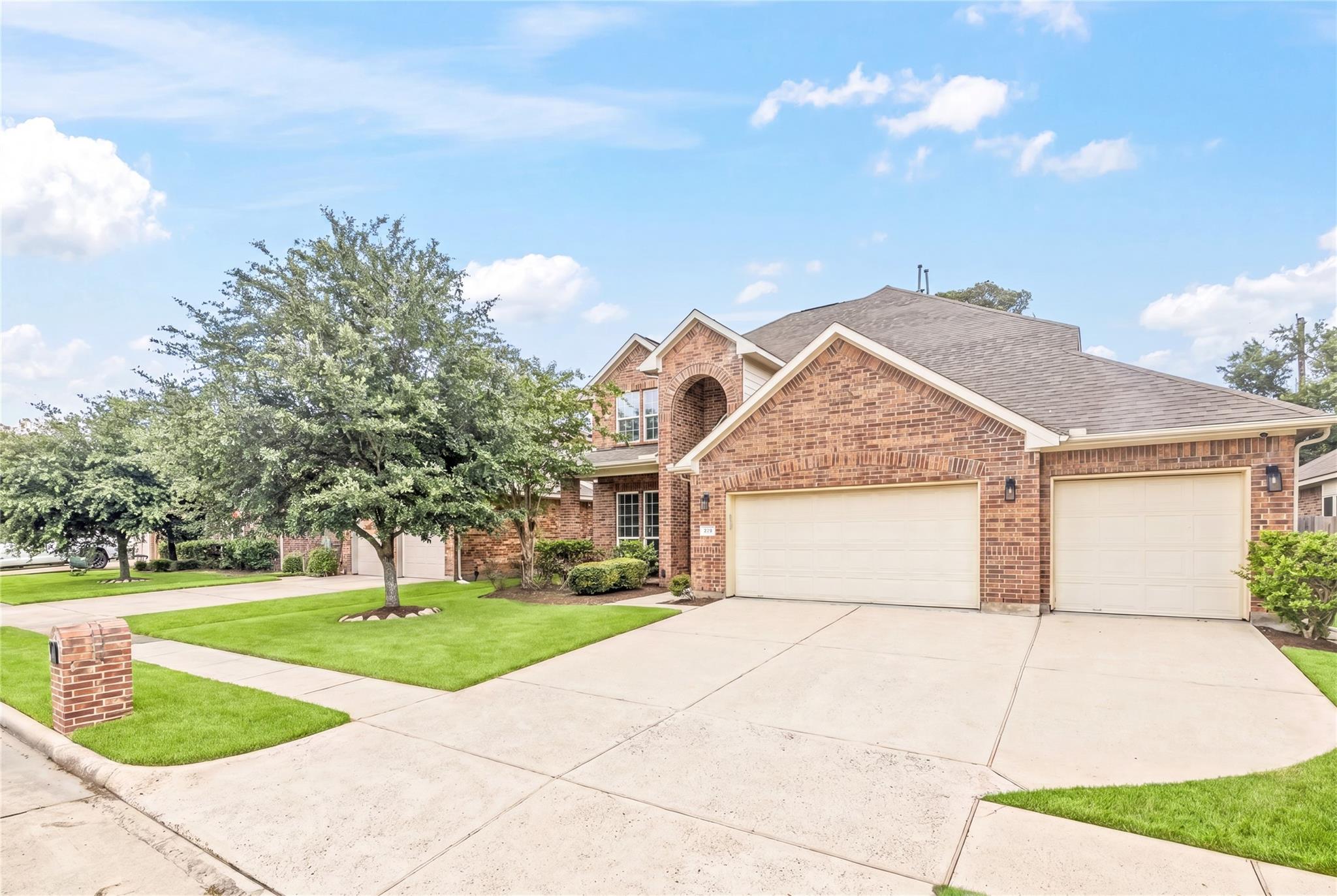 219 Myrtle Dr, Baytown, TX 77520 photo