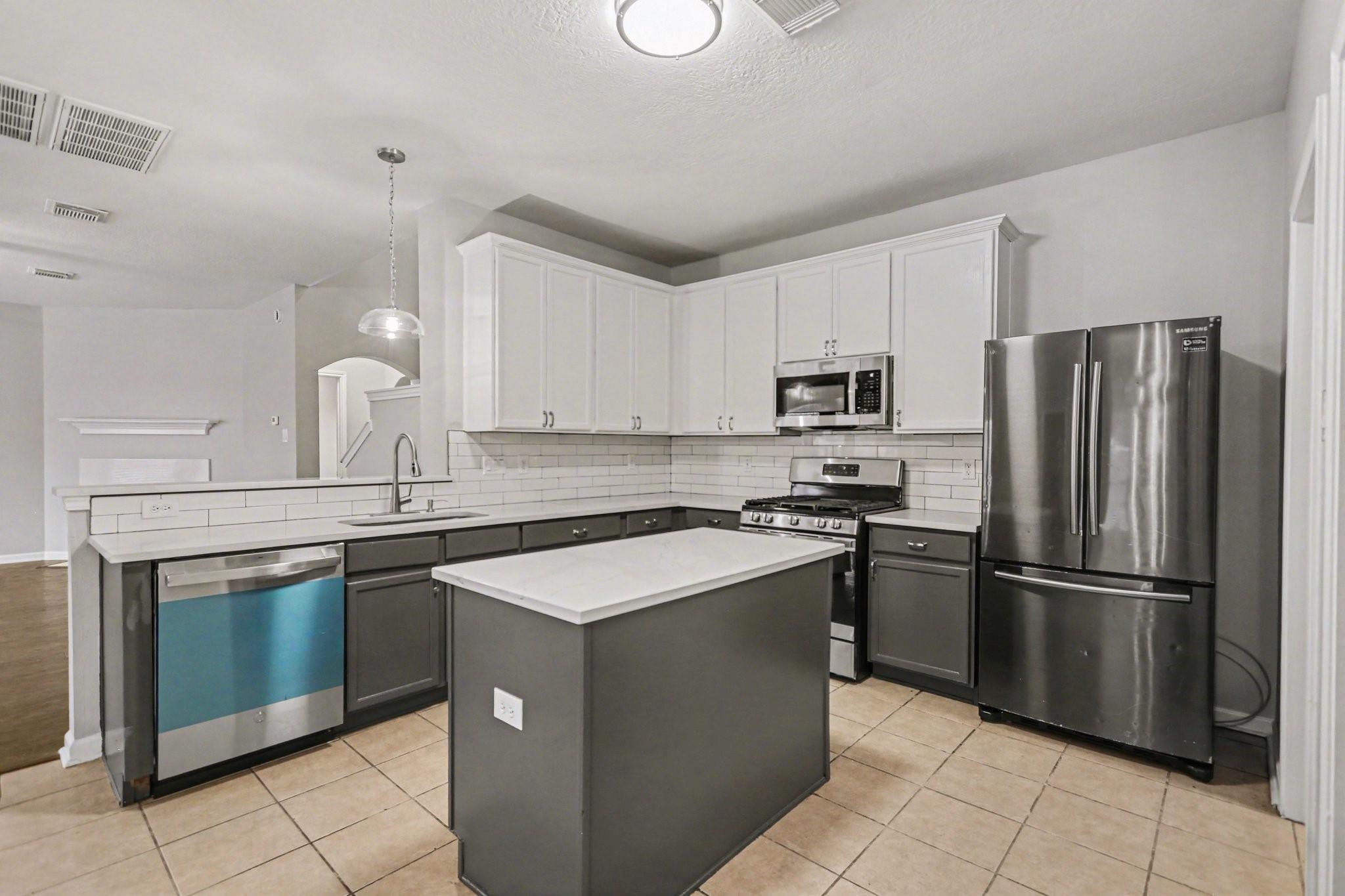 4502 Marquis Ave, Baytown, TX 77521 photo
