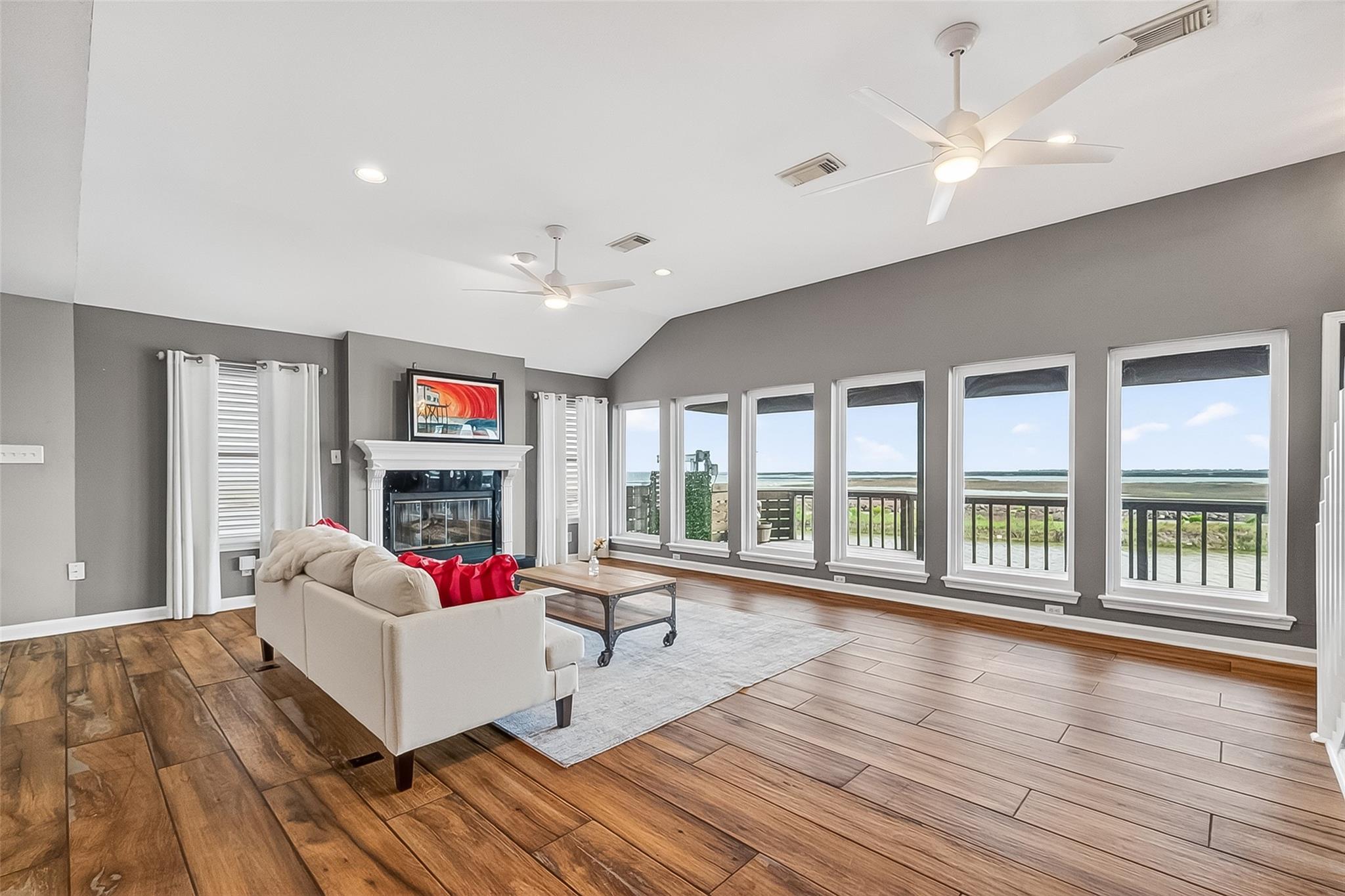 925 Bonita St, Bayou Vista, TX 77563 photo