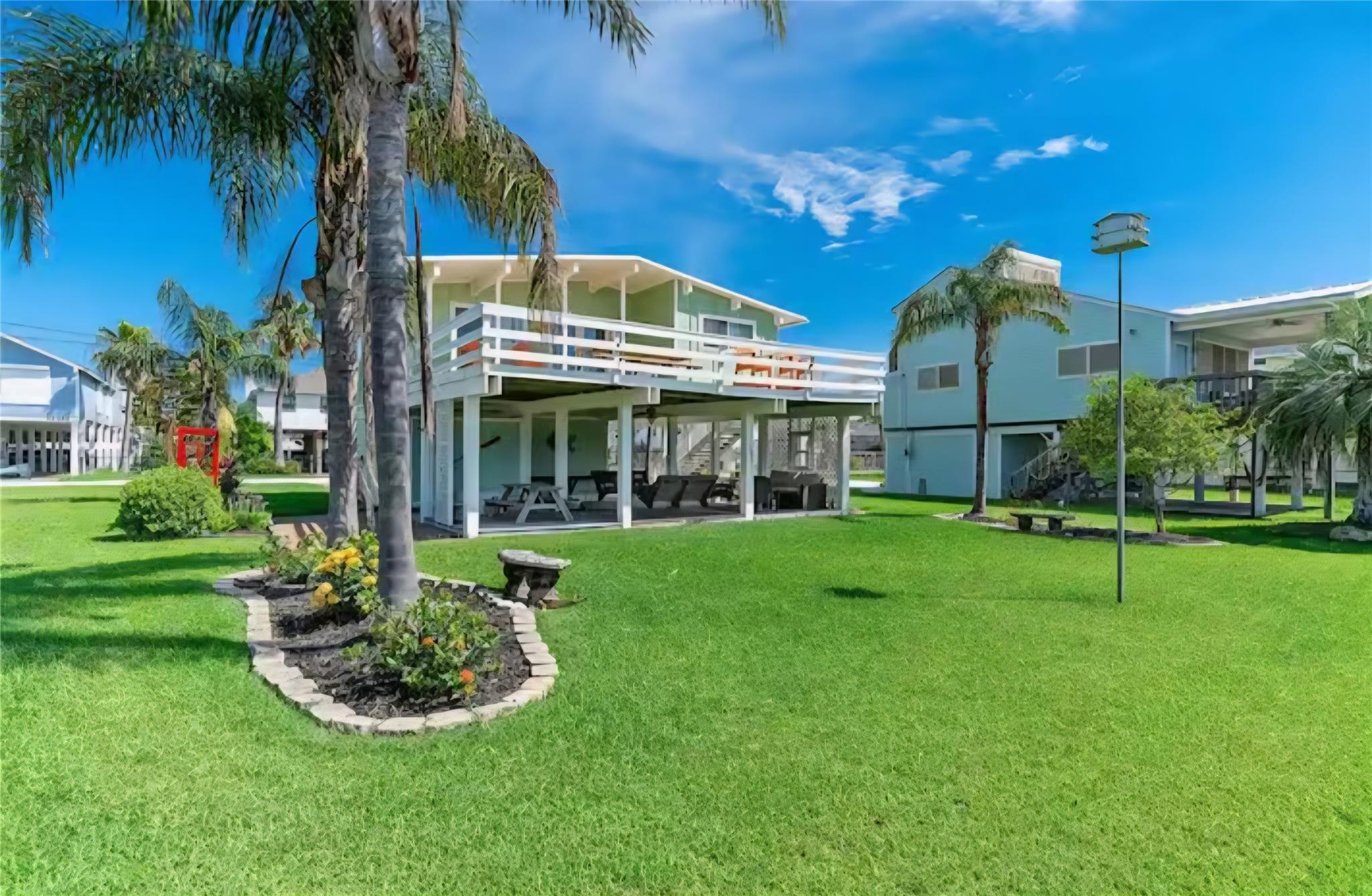 22201 Matagorda Dr, Galveston, TX 77554