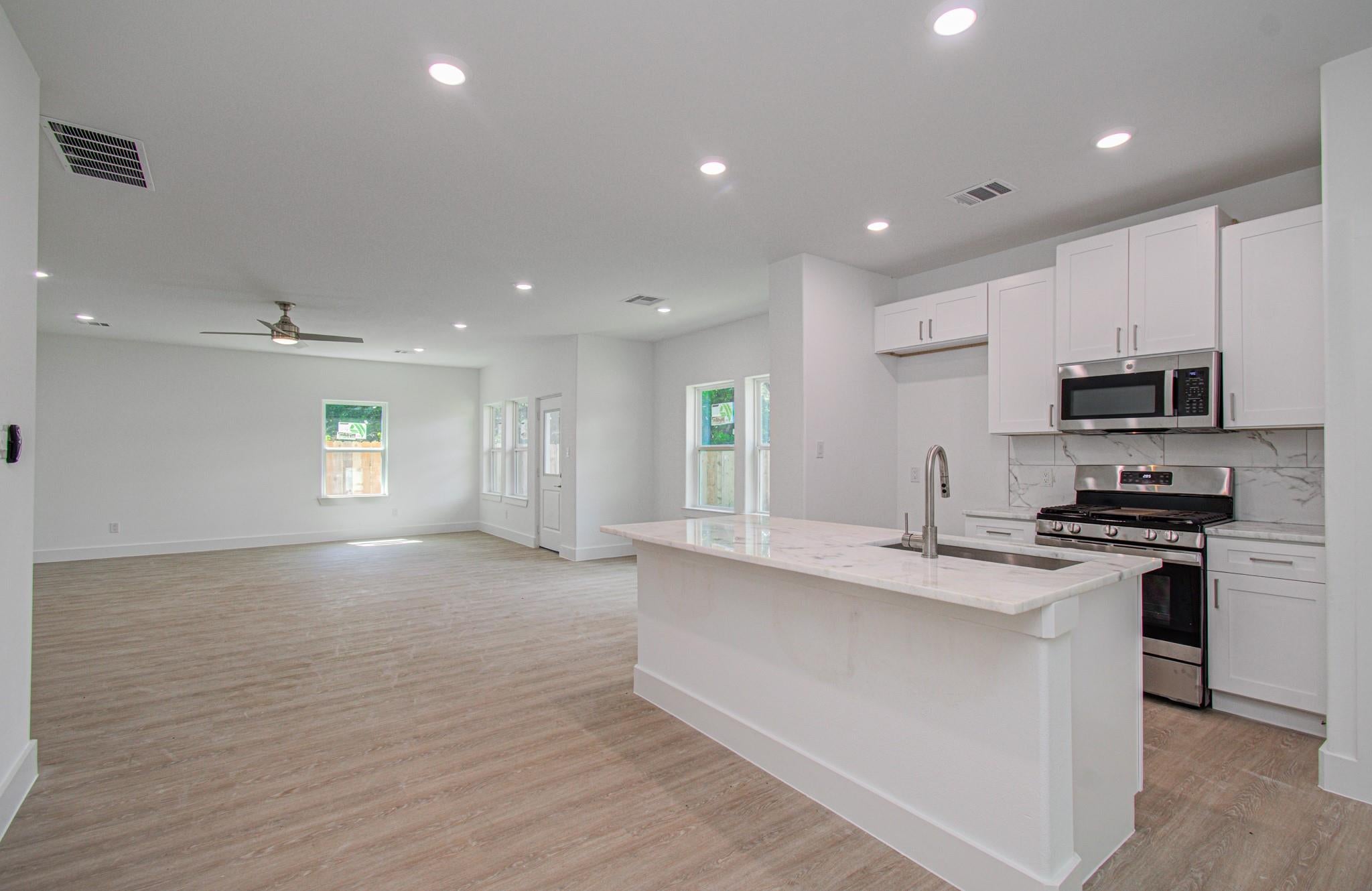 5011 Yellowstone Blvd, Houston, TX 77021