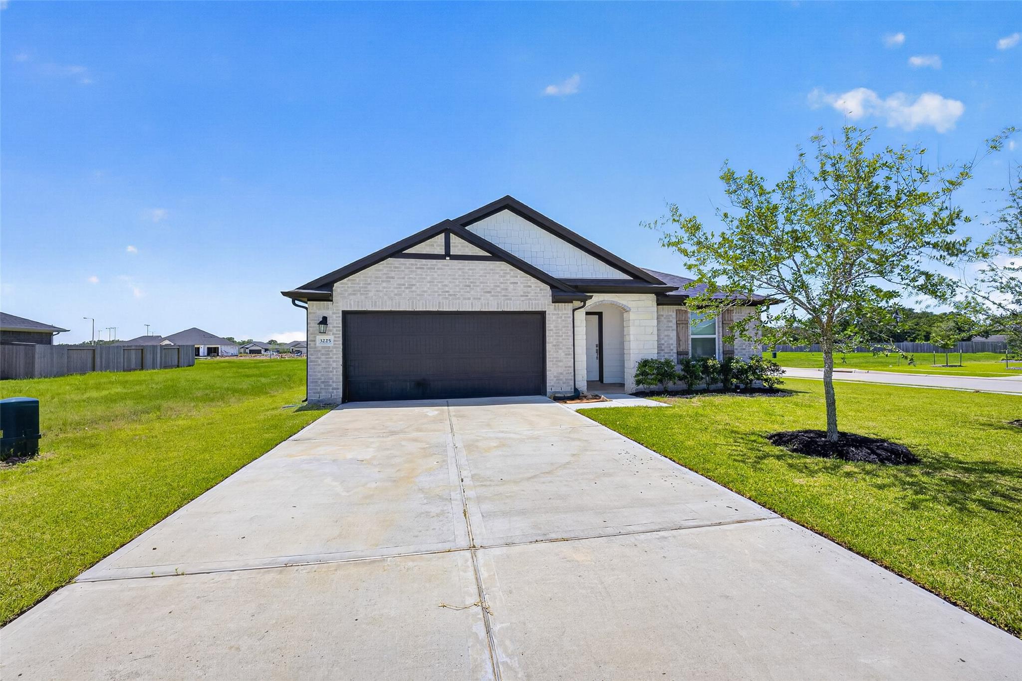 3225 Fig Tree Ln, Texas City, TX 77590 photo