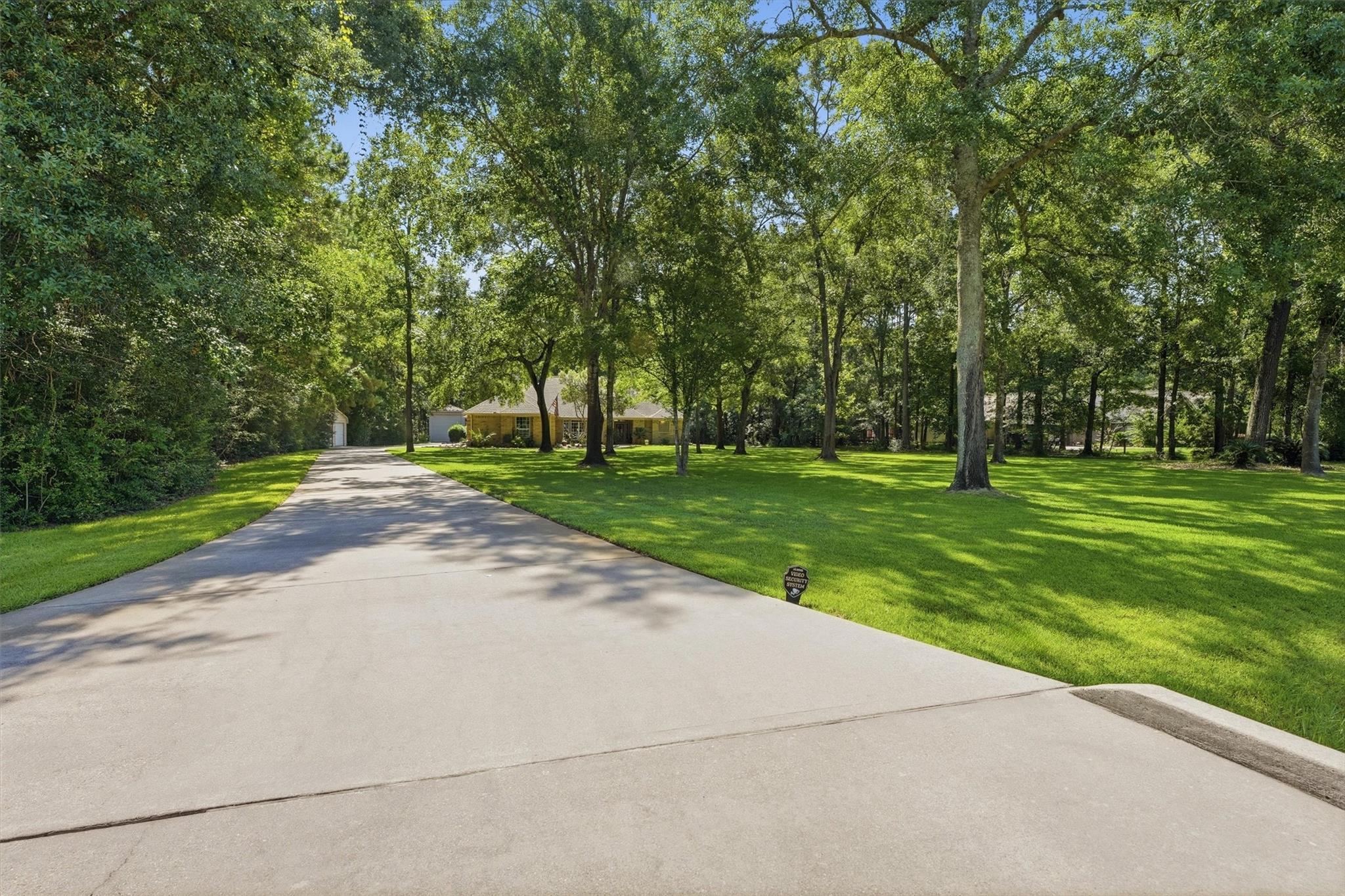 29910 Commons Superior Dr, Huffman, TX 77336 photo