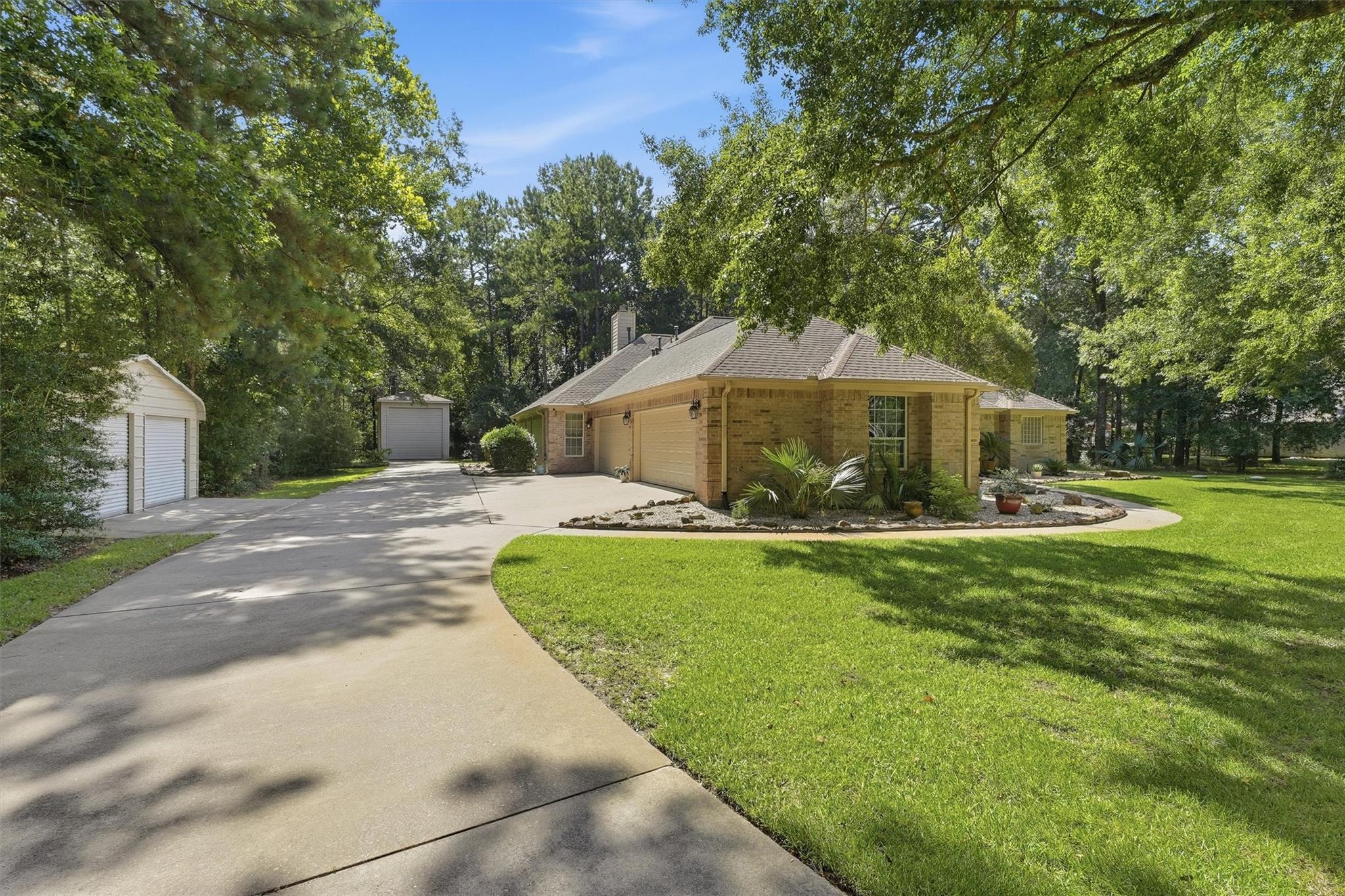 29910 Commons Superior Dr, Huffman, TX 77336 photo