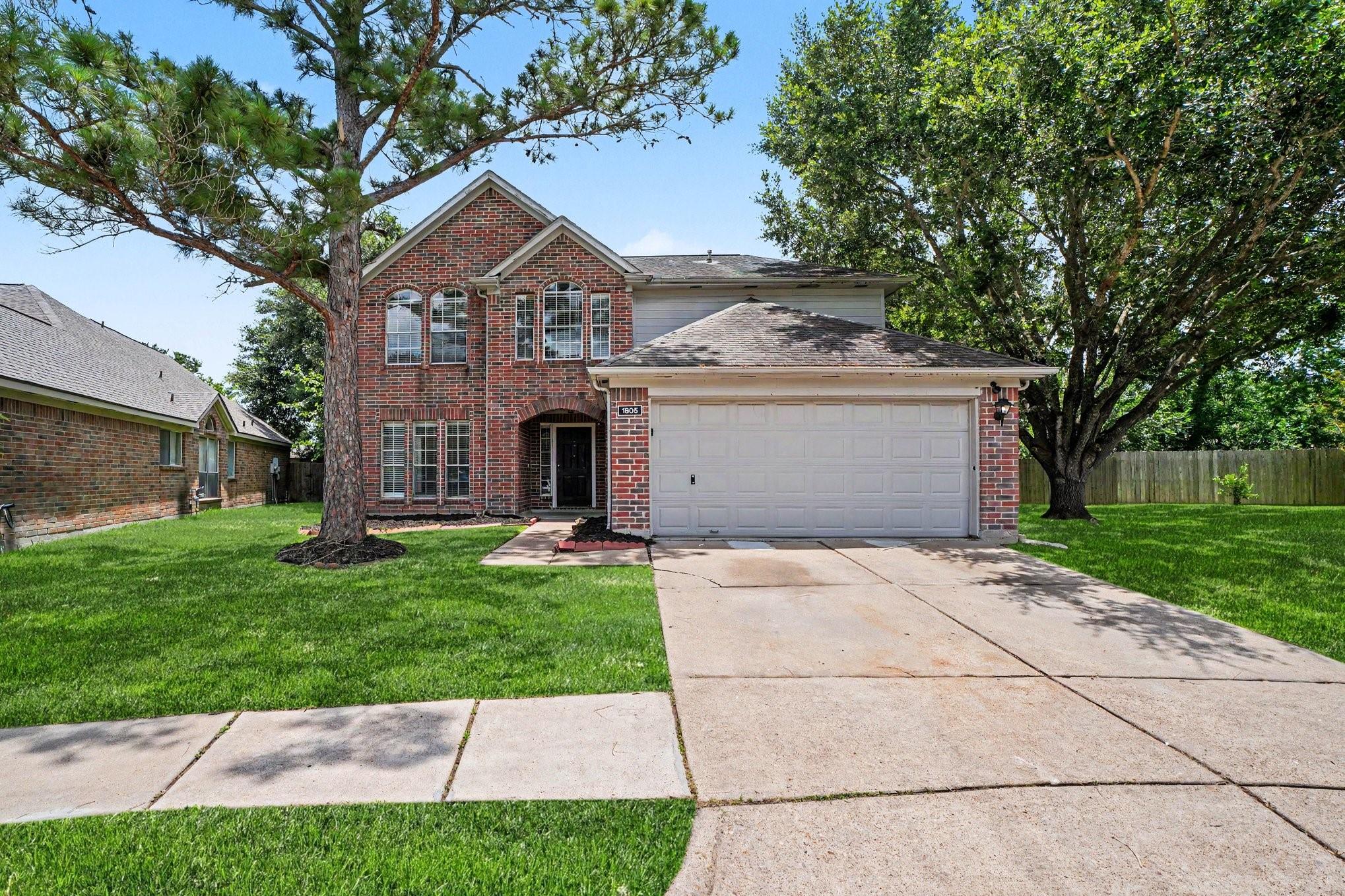 1805 Manor Cir, Rosenberg, TX 77471
