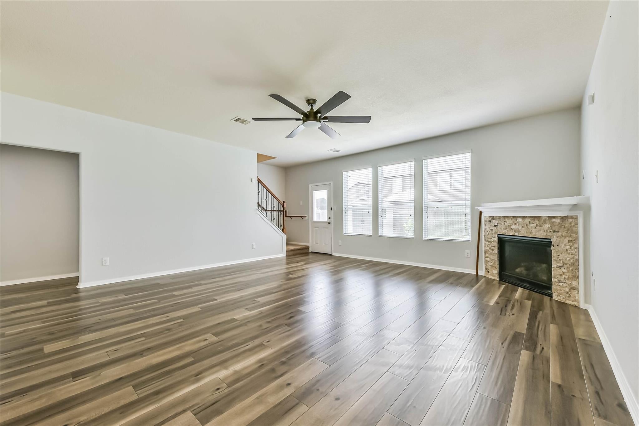 2626 Fresh Dawn Dr, Fresno, TX 77545 photo