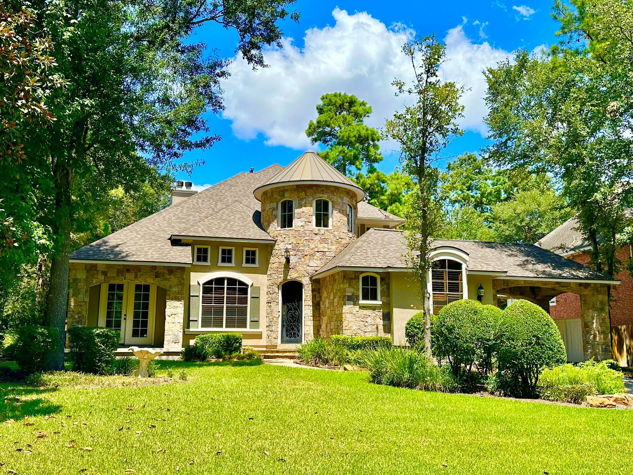 107 Mirror Ridge Cir, The Woodlands, TX 77382