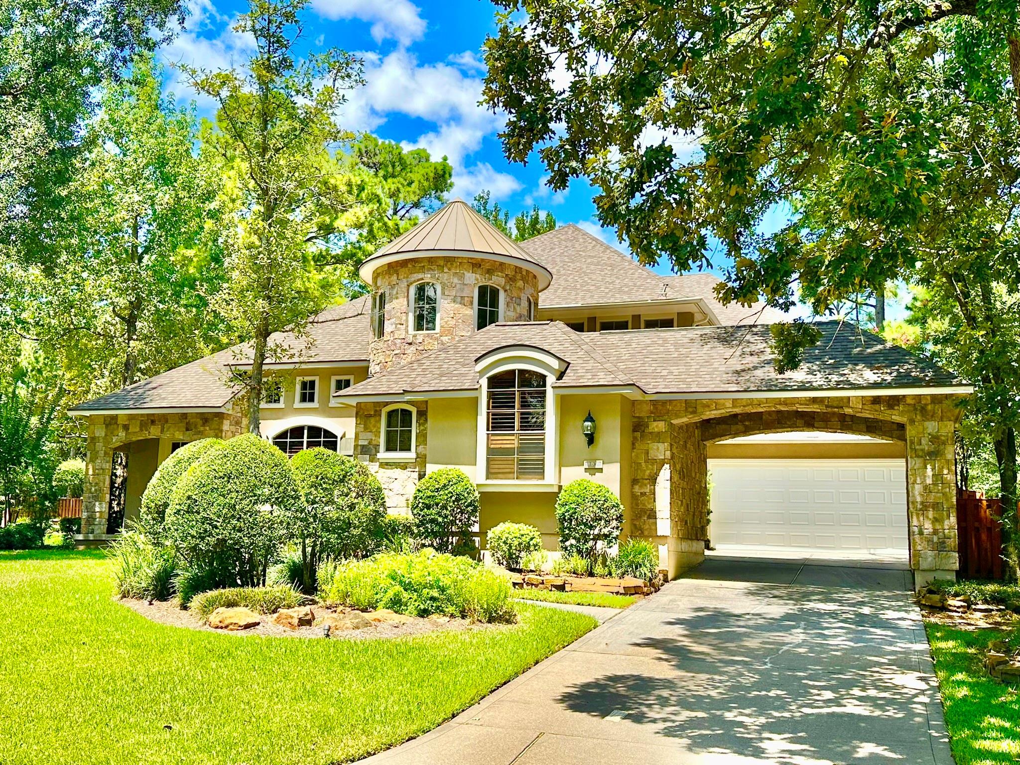 107 E Mirror Ridge Cir, The Woodlands, TX 77382 photo