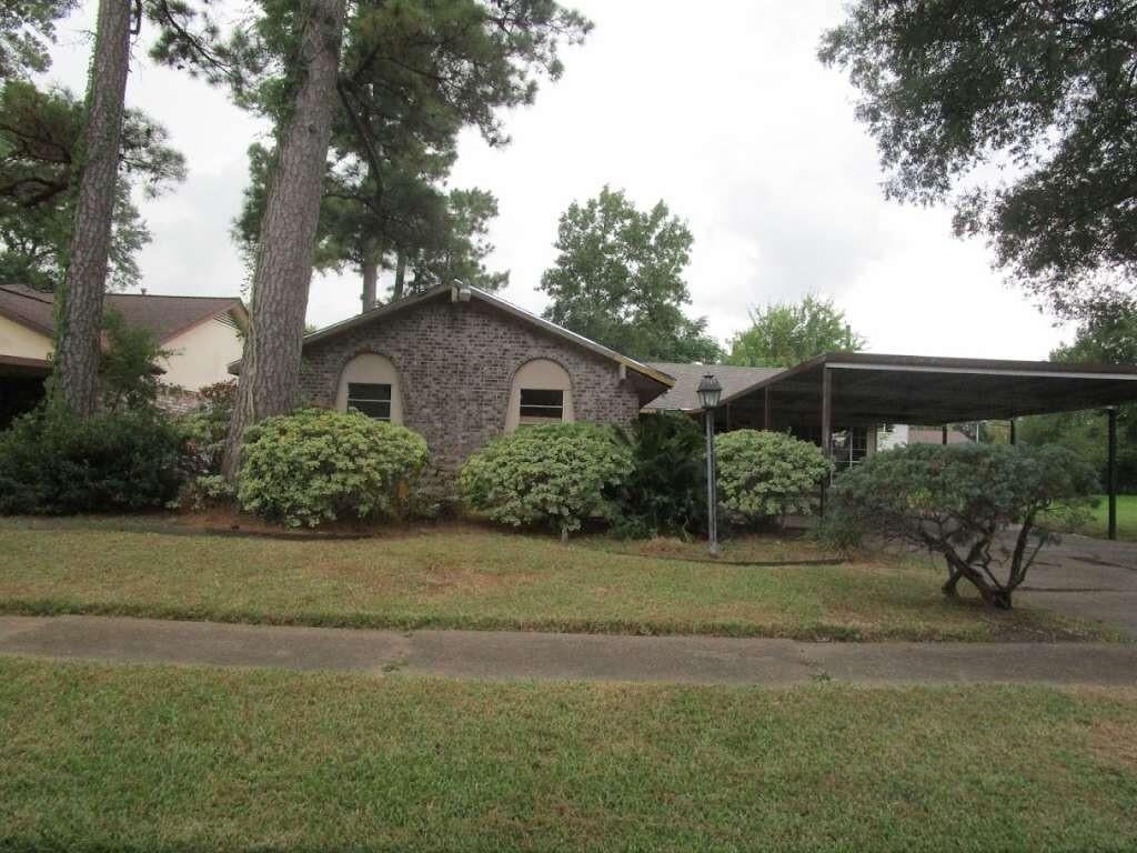 11042 Lafferty Oaks St, Houston, TX 77013