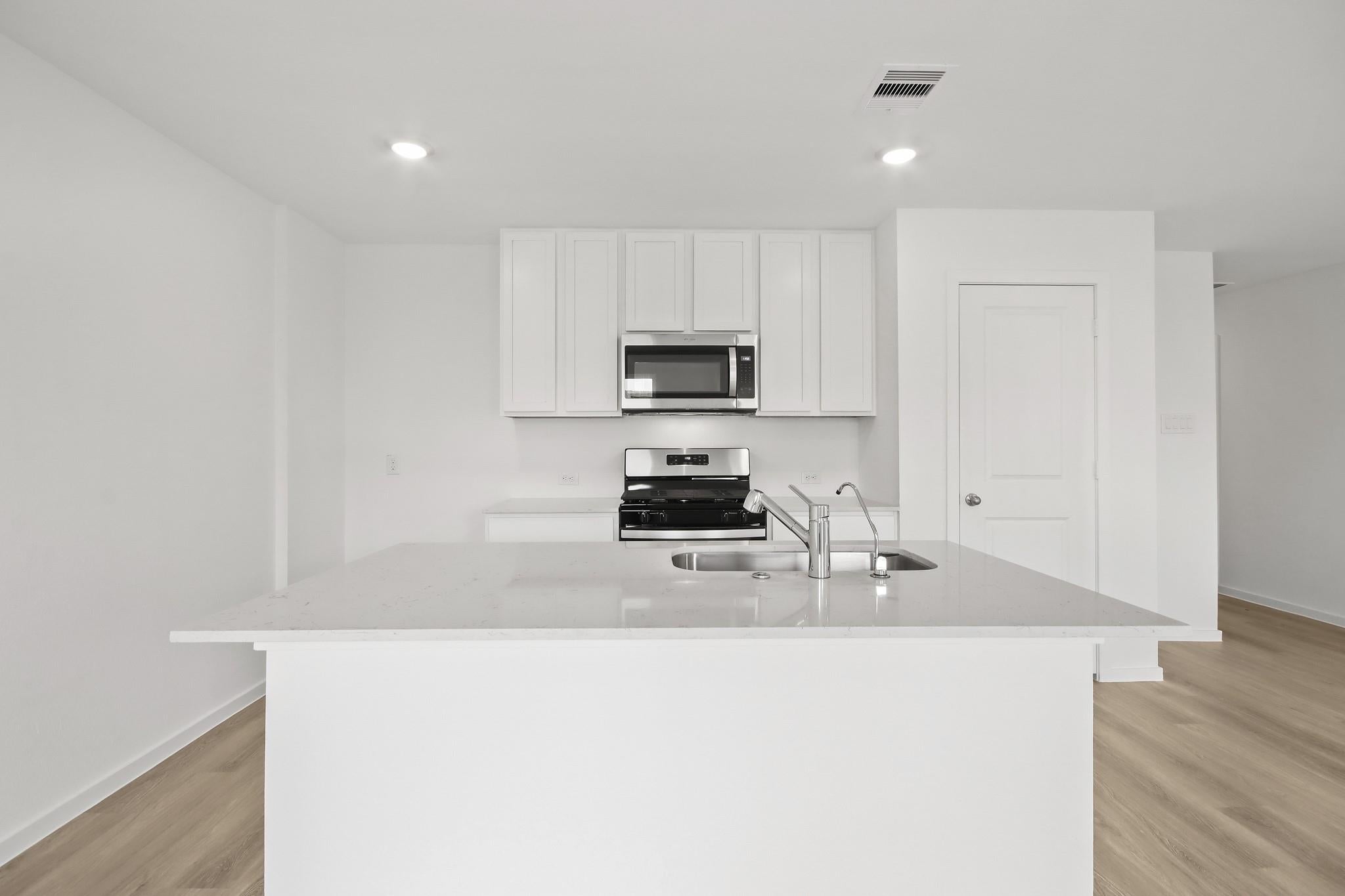 633 Iron Horse Dr, Conroe, TX 77303 photo